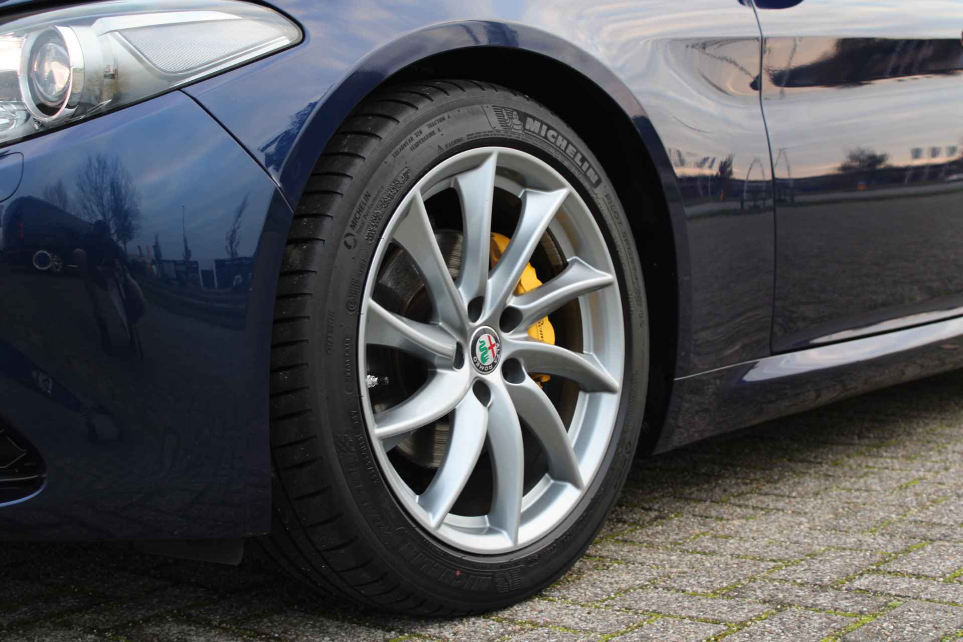 Alfa Romeo Giulia 2.0T Super | Camera + PDC voor en achter | Stoel/stuurwiel verwarming | 18" Velgen - 9/34