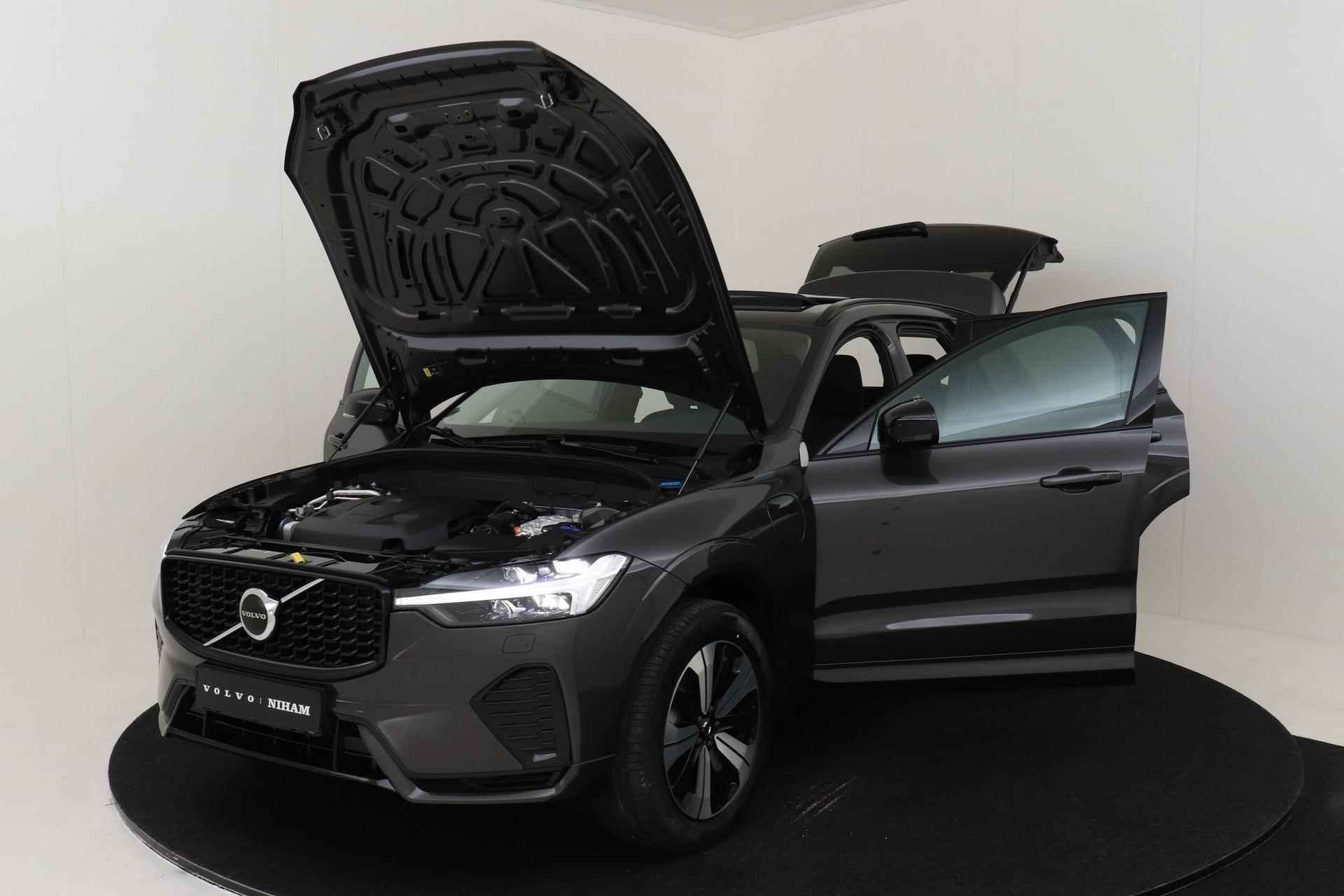 Volvo XC60 T6 RECHARGE AWD PLUS DARK *NIEUW* -PANO.DAK|HARMAN/KARDON|TREKHAAK|POWER-SEATS - 46/55