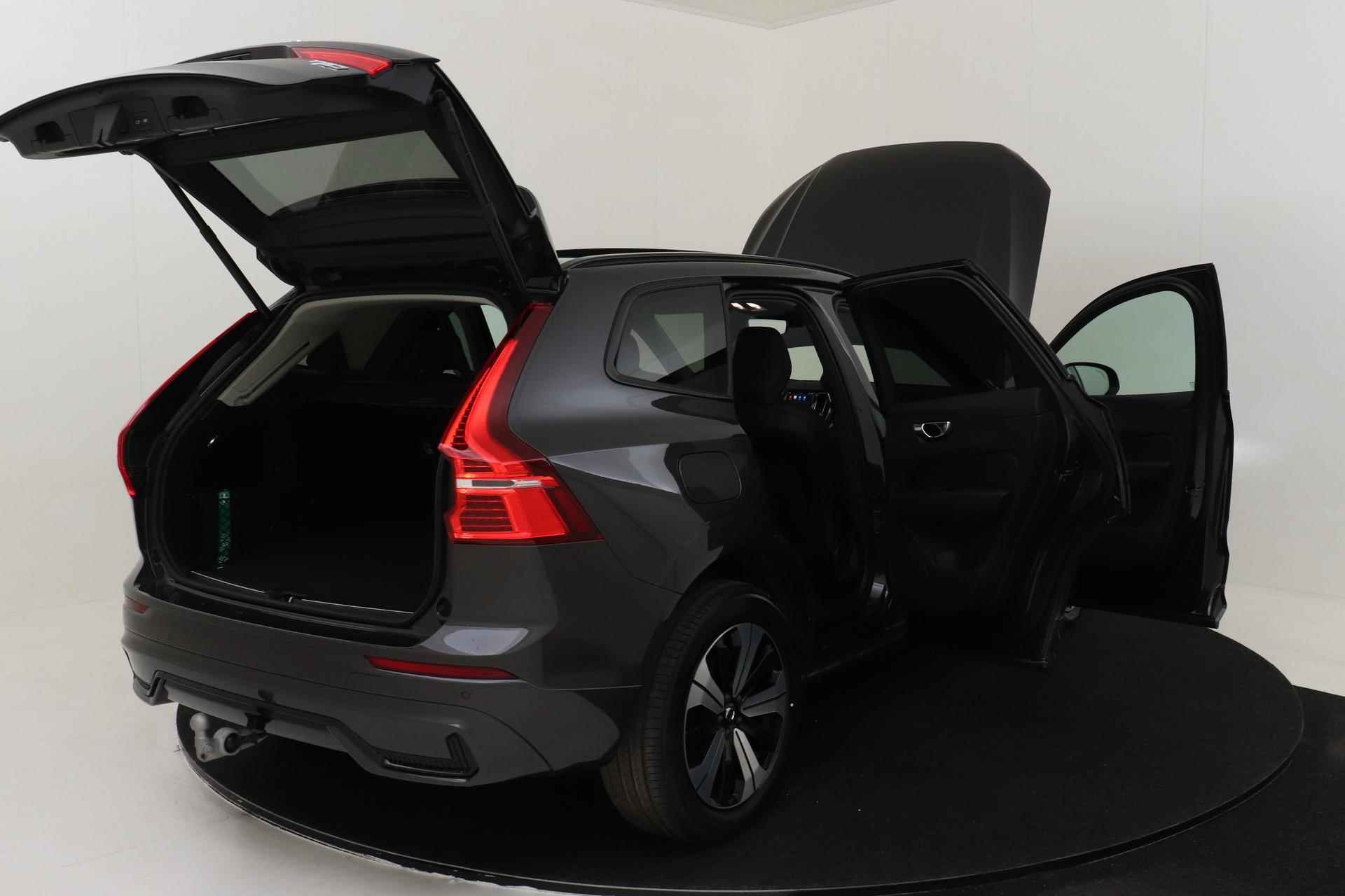 Volvo XC60 T6 RECHARGE AWD PLUS DARK *NIEUW* -PANO.DAK|HARMAN/KARDON|TREKHAAK|POWER-SEATS - 52/55