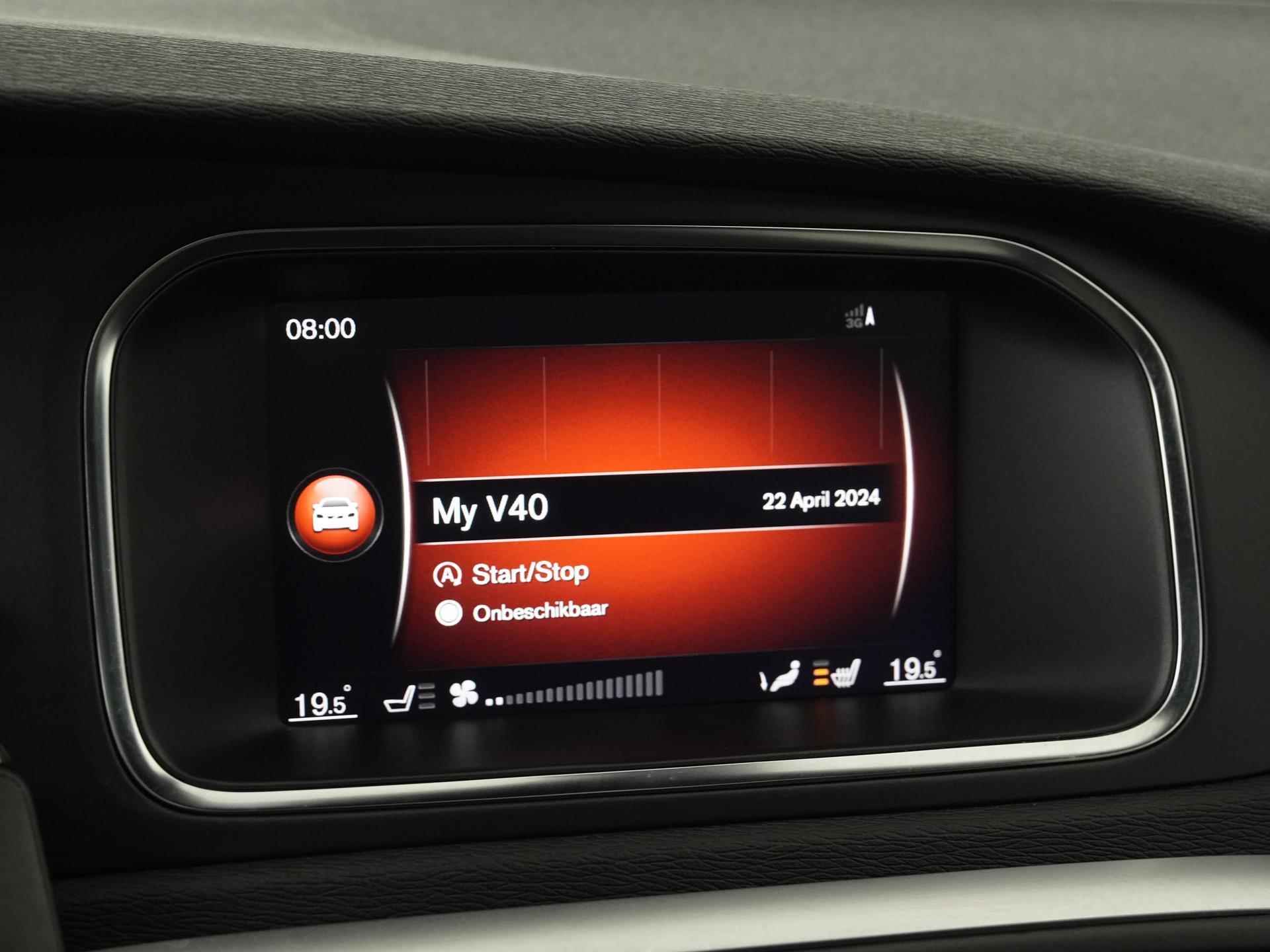 Volvo V40 2.0 T4 Sport R-Design Automaat | Panoramadak | Leder | Zondag Open! - 17/36