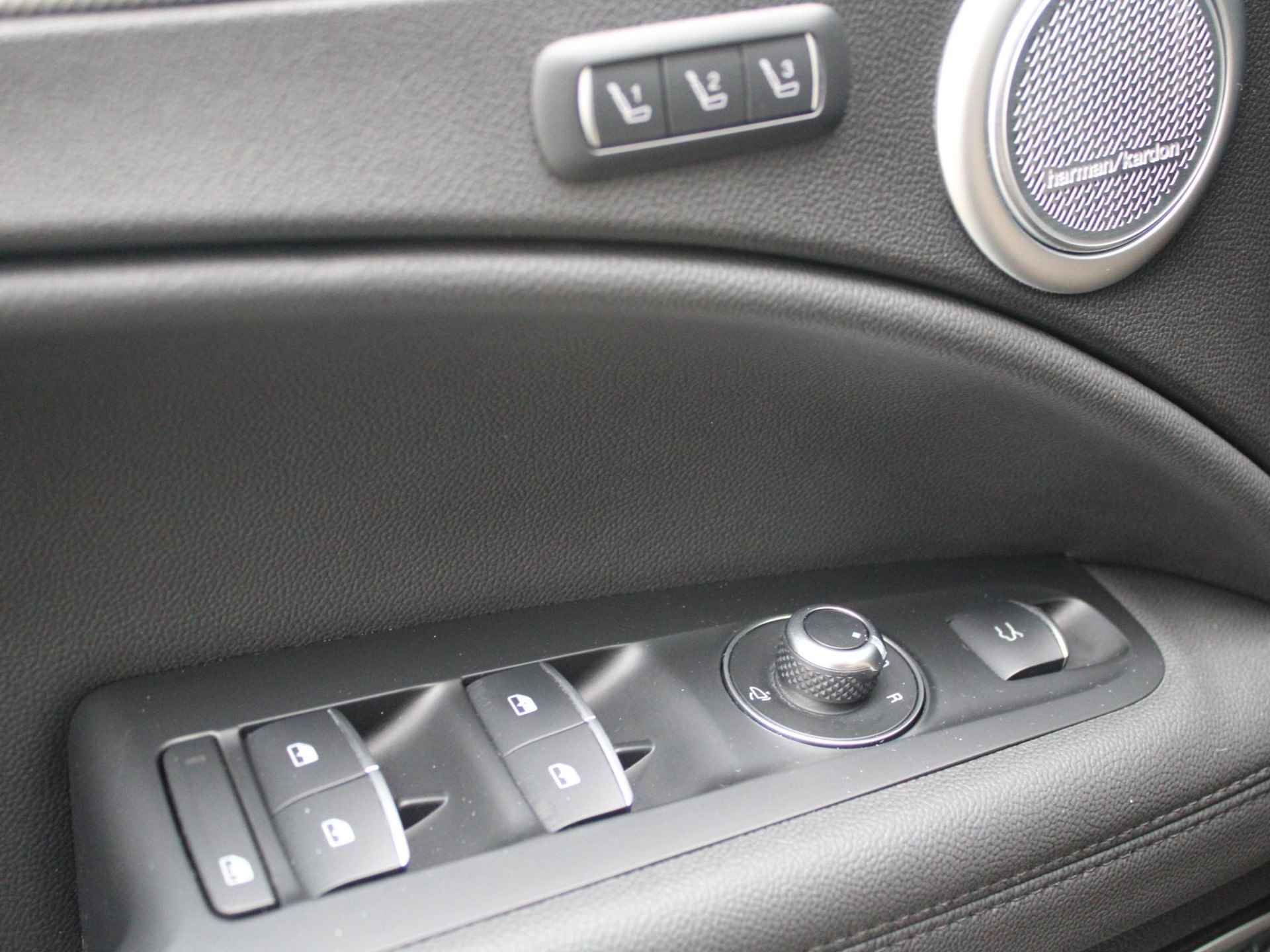 Alfa Romeo Stelvio 2.0 Turbo Aut. 280pk AWD Veloce | Schuif/Kanteldak | Elektrische trekhaak | Adapt. Cruise | Harman Kardon | Leder Dashboard - 20/31