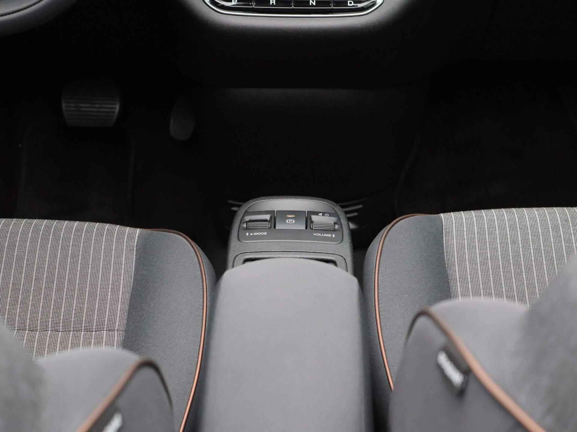 Fiat 500 C Icon 42 kWh | Navigatie | Cabrio | Parkeersensoren | LED verlichting | - 9/43