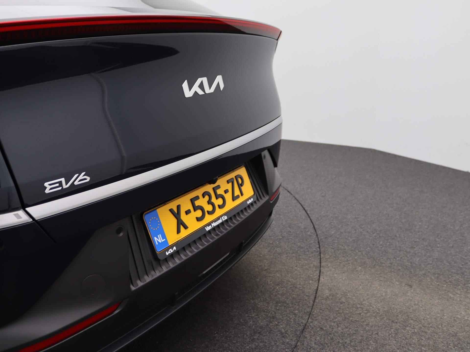 Kia EV6 Light Edition 58 kWh Parkeersensoren voor & achter | Stoel en Stuur Verwarming | Navigatie | Climate Control | Adaptive Cruise Control - 38/44