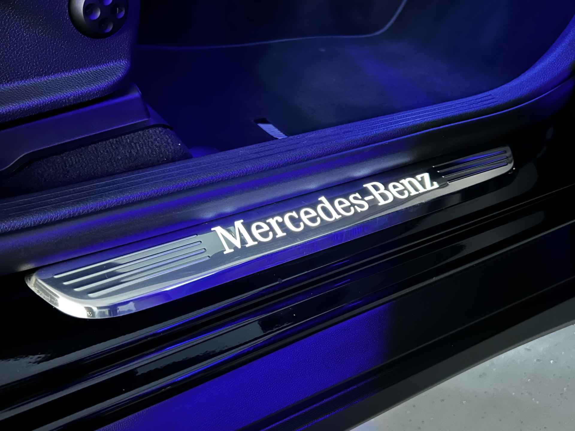 Mercedes-Benz GLC 300e AMG 4Matic // Burmester // Panoramadak // MultiBeam LED // 360 Camera // Digitaal dashbord // Sfeerverlichting - 12/53