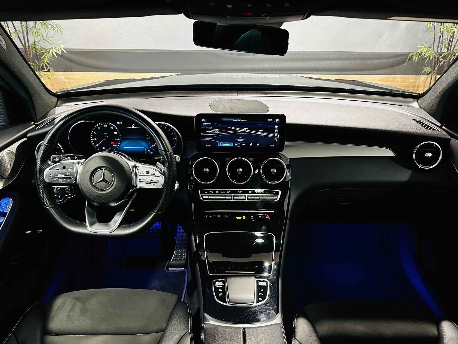 Mercedes-Benz GLC 300e AMG 4Matic // Burmester // Panoramadak // MultiBeam LED // 360 Camera // Digitaal dashbord // Sfeerverlichting - 30/53