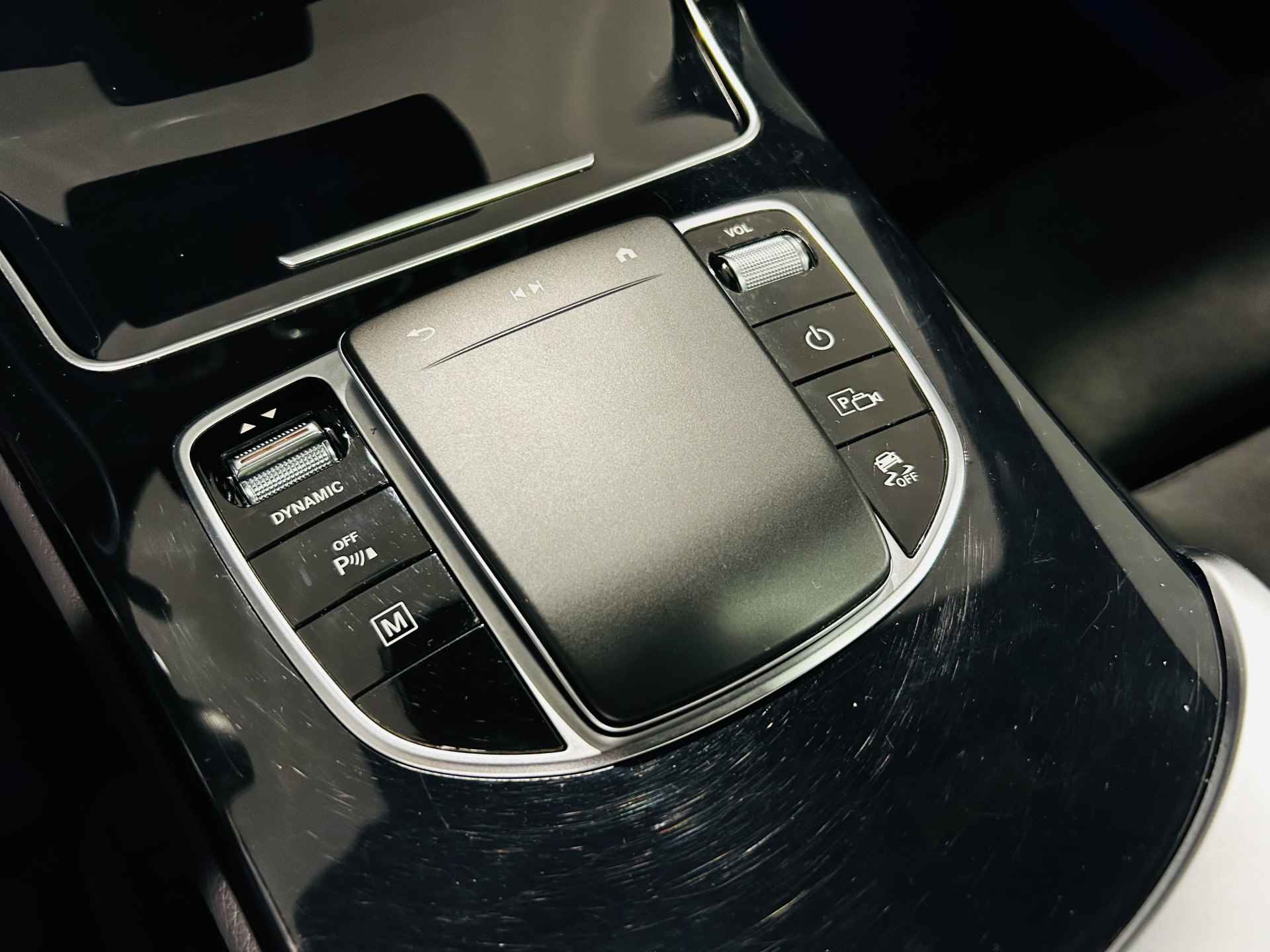 Mercedes-Benz GLC 300e AMG 4Matic // Burmester // Panoramadak // MultiBeam LED // 360 Camera // Digitaal dashbord // Sfeerverlichting - 34/53