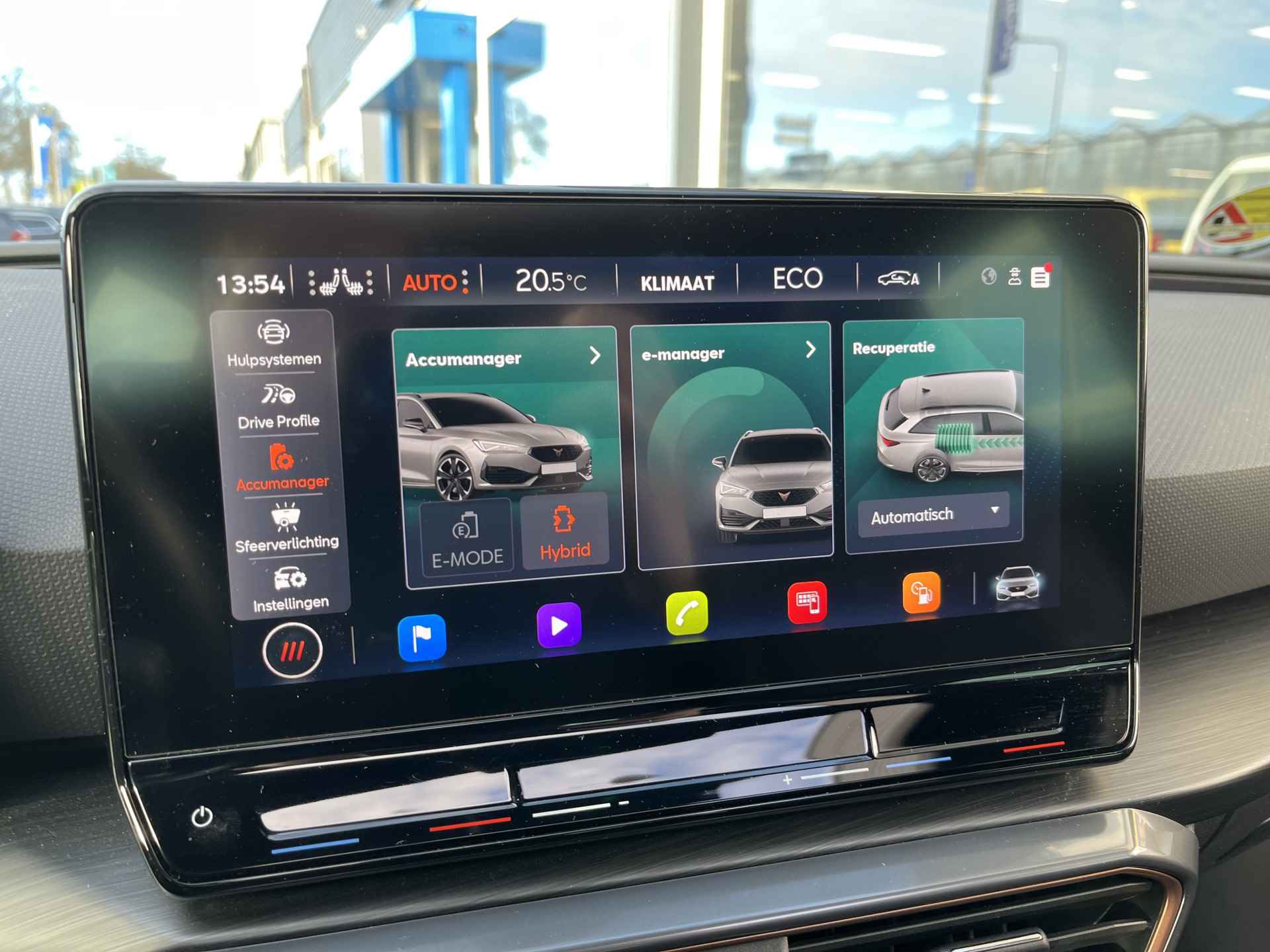 CUPRA Leon Sportstourer 1.4 e-Hybrid VZ Black Edition / AUTOMAAT/ 245 PK/ PANO/ EXCLUSIEVE LAK/ CAMERA/ PARK. SENSOREN/ LEDEREN MEMORY SEATS/ DCC/ DODE HOEK/ KEYLESS/ MATRIX/ STOEL-STUURVERWARM./ ADAPT. CRUISE/ APP-CONNECT/ NAVI/ CLIMA/ DAB - 31/43