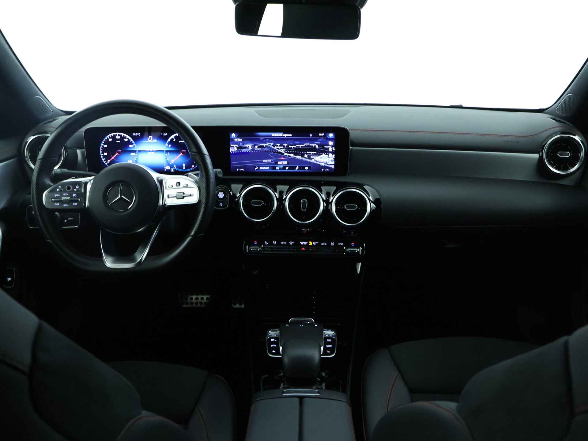 Mercedes-Benz CLA-Klasse 220 Advantage AMG | Navigatie | Camera | 5 spaaks lichtmetalen | MBUX wide screen | Navigatie | parking support | Inclusief 24 maanden MB Certified garantie voor Europa. - 7/46