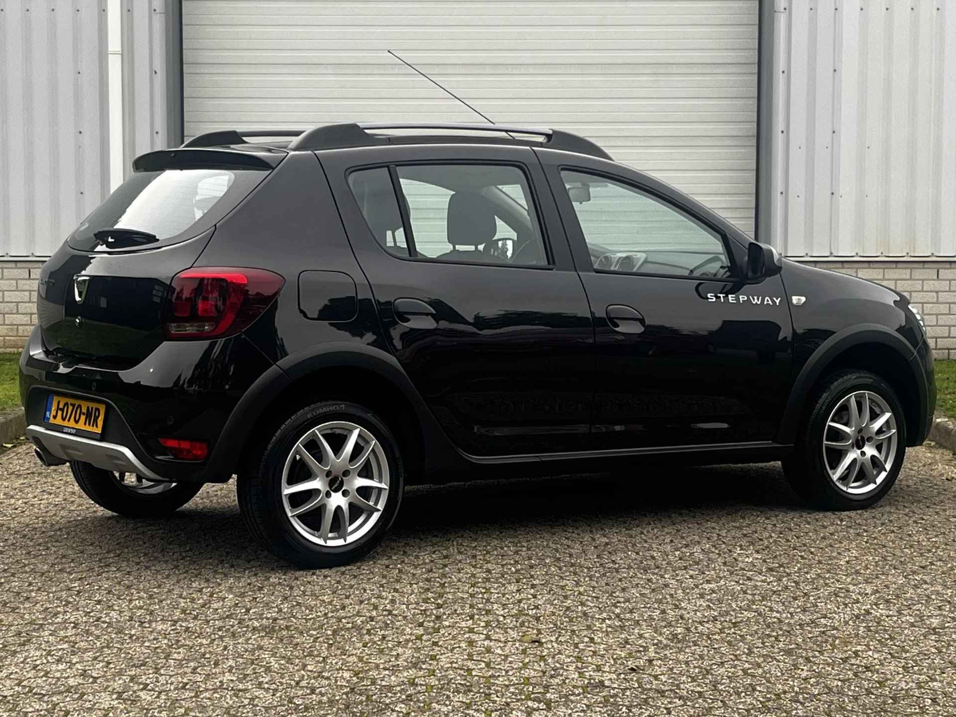 Dacia Sandero 0.9 TCe SL Stepway / Dealer Onderhouden / Camera / Navigatie / Lichtmetalen Velgen / Cruise Control / Airco / - 3/37