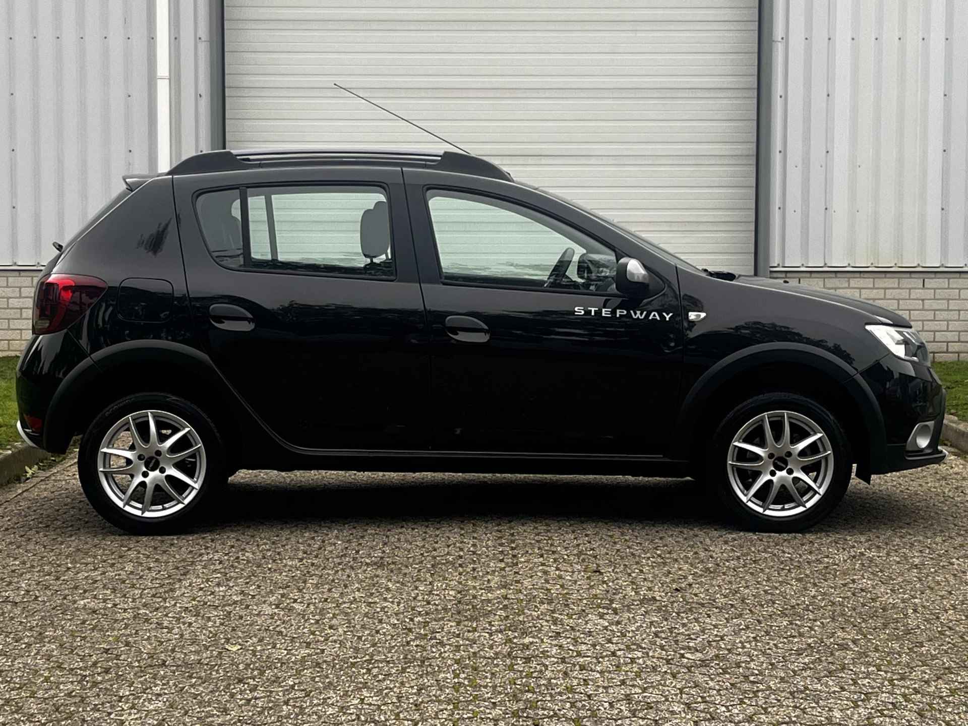 Dacia Sandero 0.9 TCe SL Stepway / Dealer Onderhouden / Camera / Navigatie / Lichtmetalen Velgen / Cruise Control / Airco / - 14/37