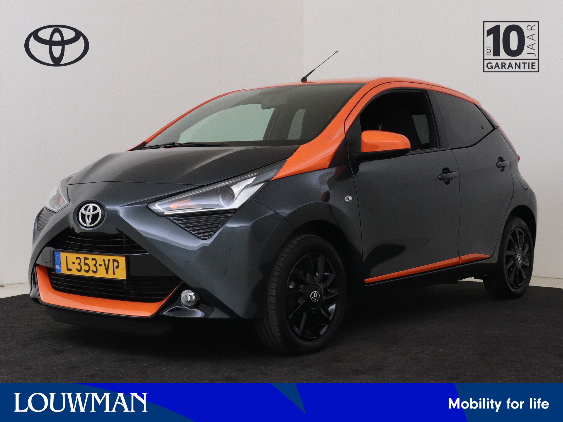 Toyota Aygo 1.0 VVT-i x-JBL I Apple Carplay/Android Auto I Climate Control I Camera I USB I LM Velgen I 1e Eigenaar I Volledig LOUWMAN Onderhouden I JBL Subwoofer I