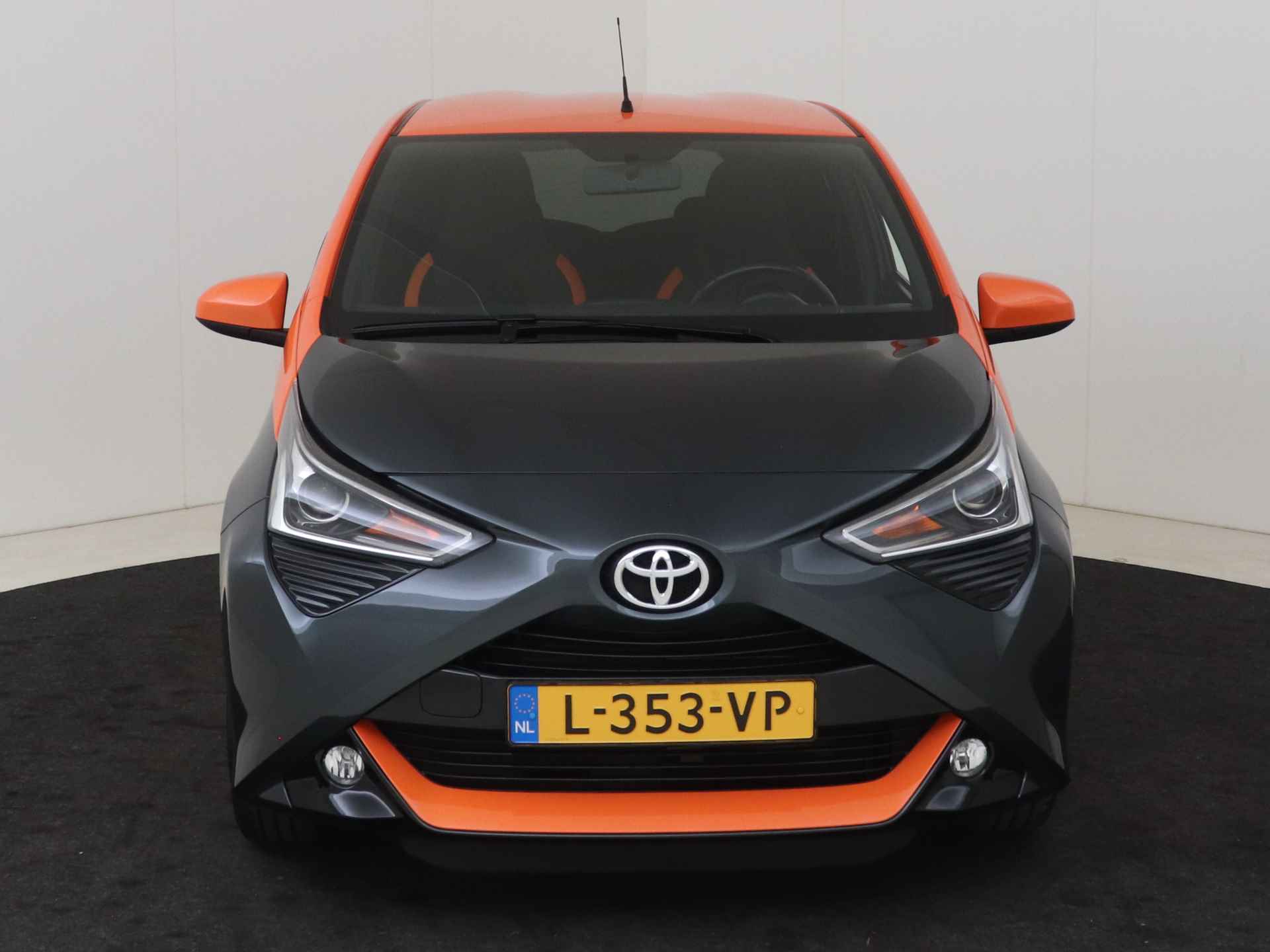 Toyota Aygo 1.0 VVT-i x-JBL I Apple Carplay/Android Auto I Climate Control I Camera I USB I LM Velgen I 1e Eigenaar I Volledig LOUWMAN Onderhouden I JBL Subwoofer I - 28/45