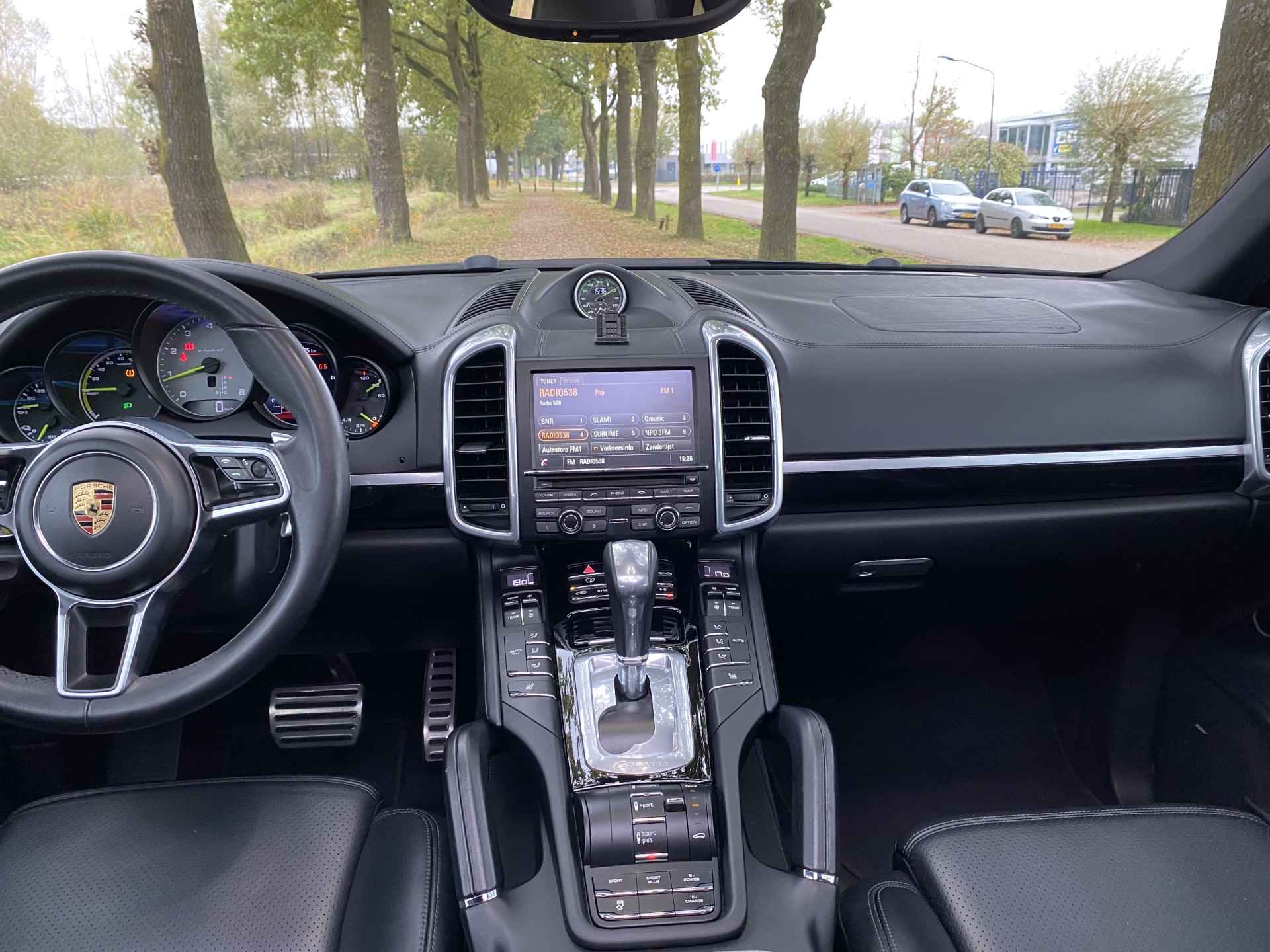 Porsche Cayenne 3.0 S E-Hybrid | Luchtvering | Panoramadak | Elekt. achterklep | Achteruitrijcamera | info Jeroen 0492-588980 | info Jeroen 0492-588980 - 21/41