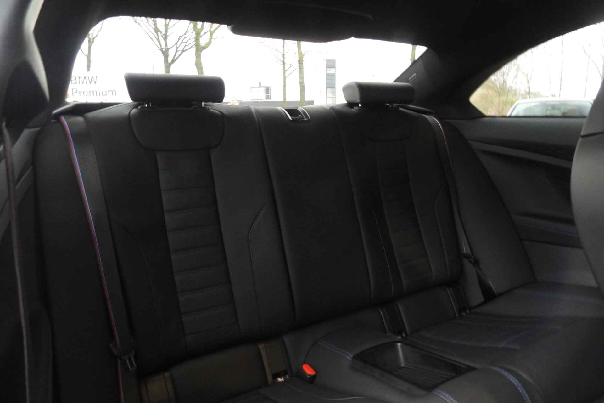 BMW 2 Serie Coupé M2 Automaat / Live Cockpit Professional / Parking Assistant / Stoelverwarming / Active Cruise Control / Adaptief M Onderstel / Verwarmd stuurwiel - 35/61