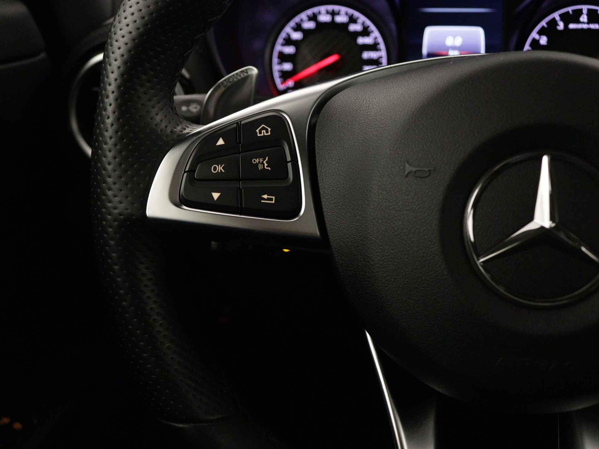 Mercedes-Benz AMG GT 4.0 | V8 | 476pk | AMG-Aerodynamicapakket | AMG-Performance uitlaat | Burmester | Achteruitrijcamera | Inclusief 24 MB Premium Certified garantie voor Europa. - 18/38