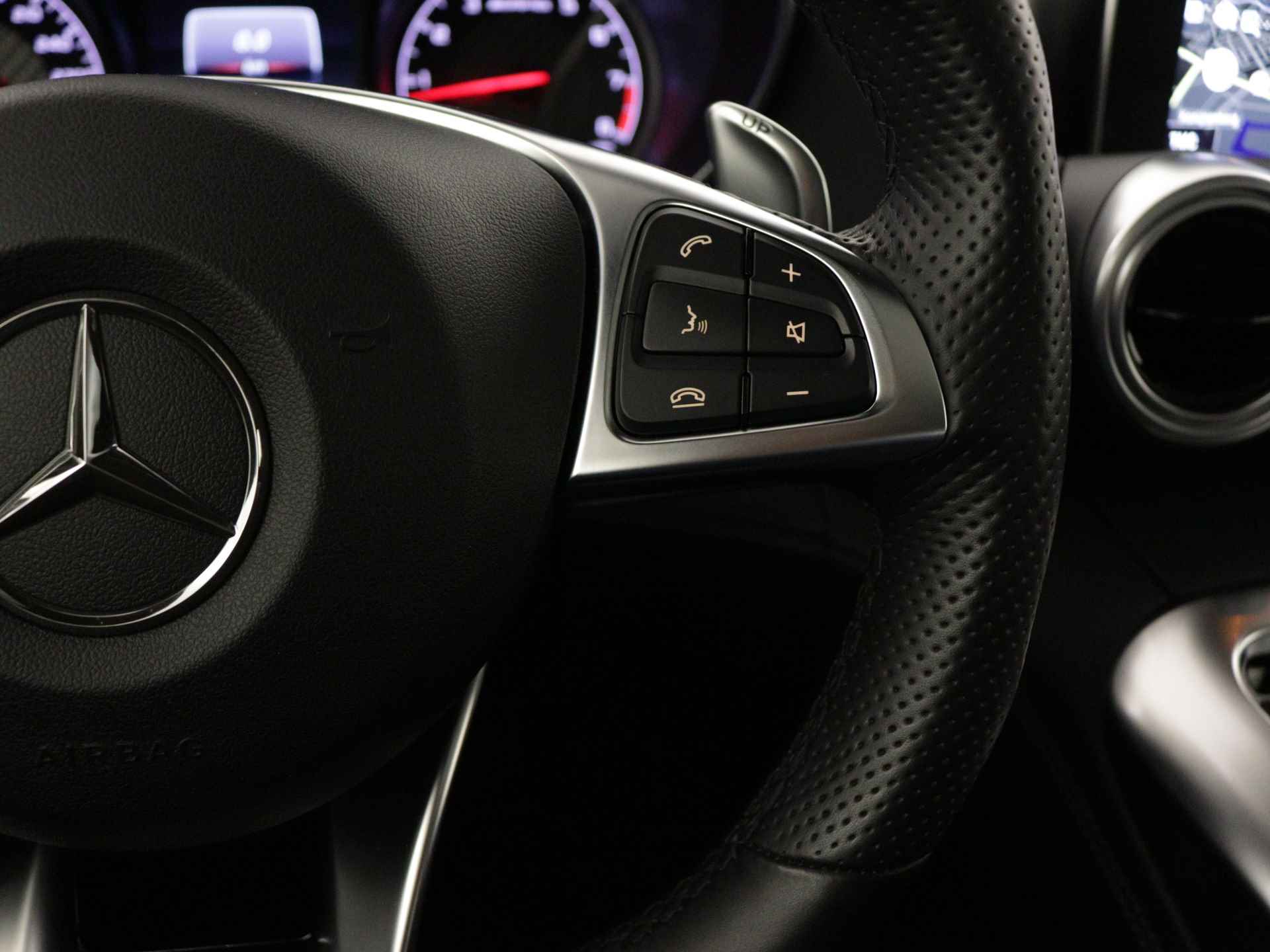 Mercedes-Benz AMG GT 4.0 | V8 | 476pk | AMG-Aerodynamicapakket | AMG-Performance uitlaat | Burmester | Achteruitrijcamera | Inclusief 24 MB Premium Certified garantie voor Europa. - 19/38
