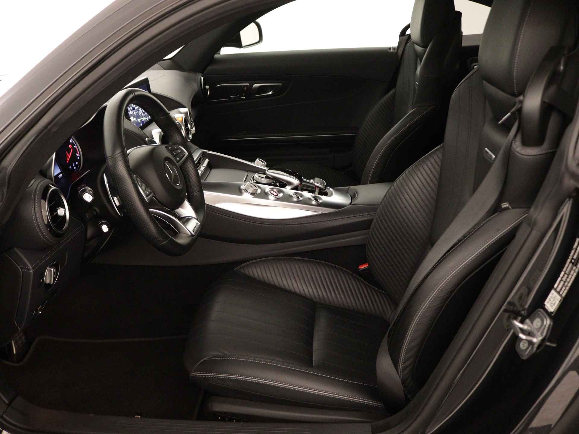 Mercedes-Benz AMG GT 4.0 | V8 | 476pk | AMG-Aerodynamicapakket | AMG-Performance uitlaat | Burmester | Achteruitrijcamera | Inclusief 24 MB Premium Certified garantie voor Europa. - 22/38