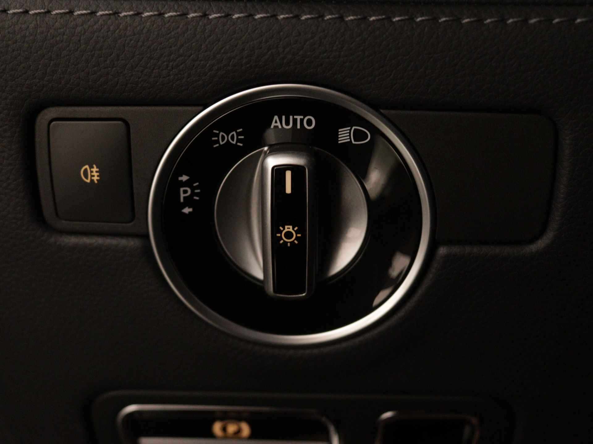 Mercedes-Benz AMG GT 4.0 | V8 | 476pk | AMG-Aerodynamicapakket | AMG-Performance uitlaat | Burmester | Achteruitrijcamera | Inclusief 24 MB Premium Certified garantie voor Europa. - 25/38