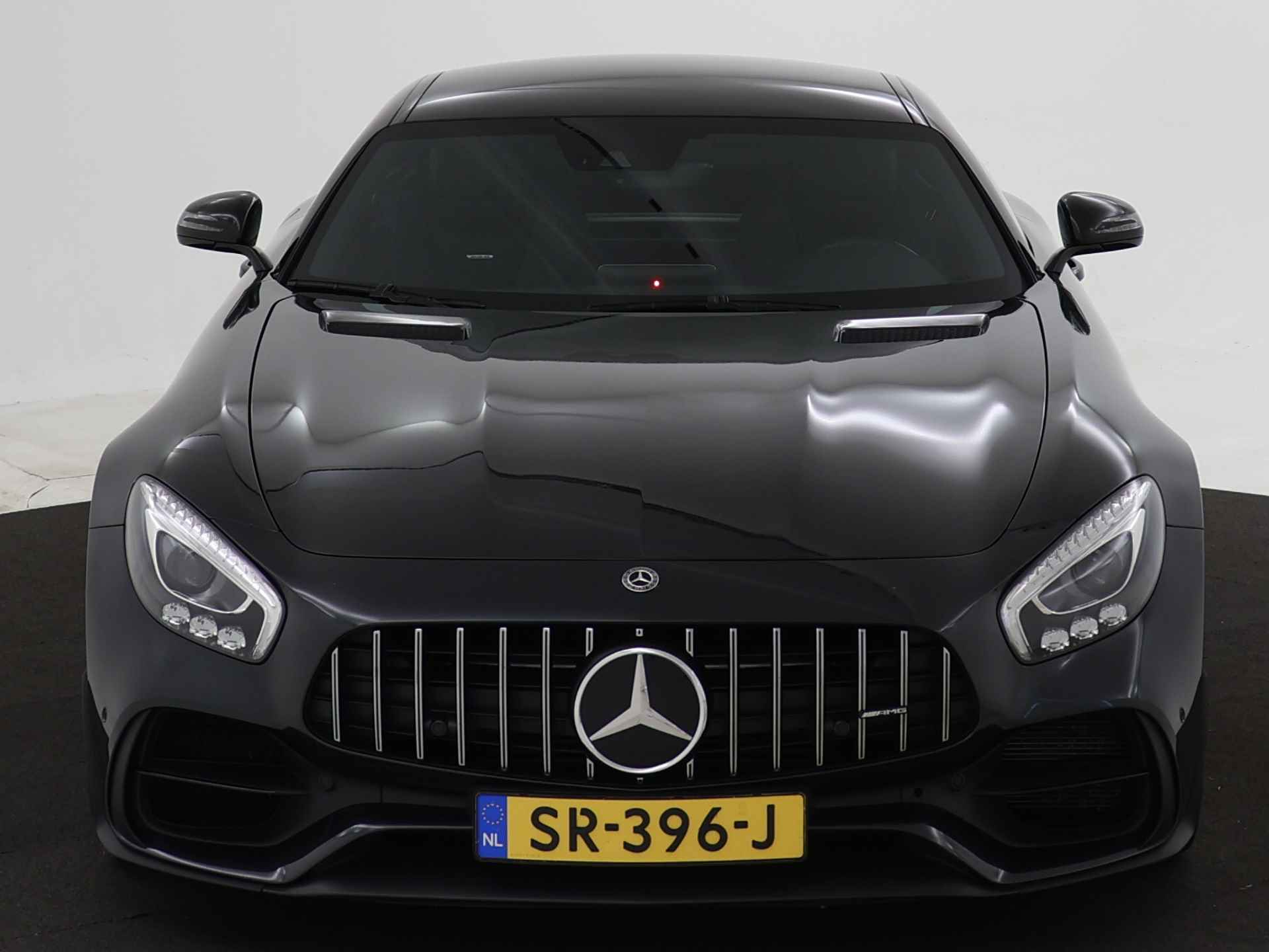 Mercedes-Benz AMG GT 4.0 | V8 | 476pk | AMG-Aerodynamicapakket | AMG-Performance uitlaat | Burmester | Achteruitrijcamera | Inclusief 24 MB Premium Certified garantie voor Europa. - 33/38