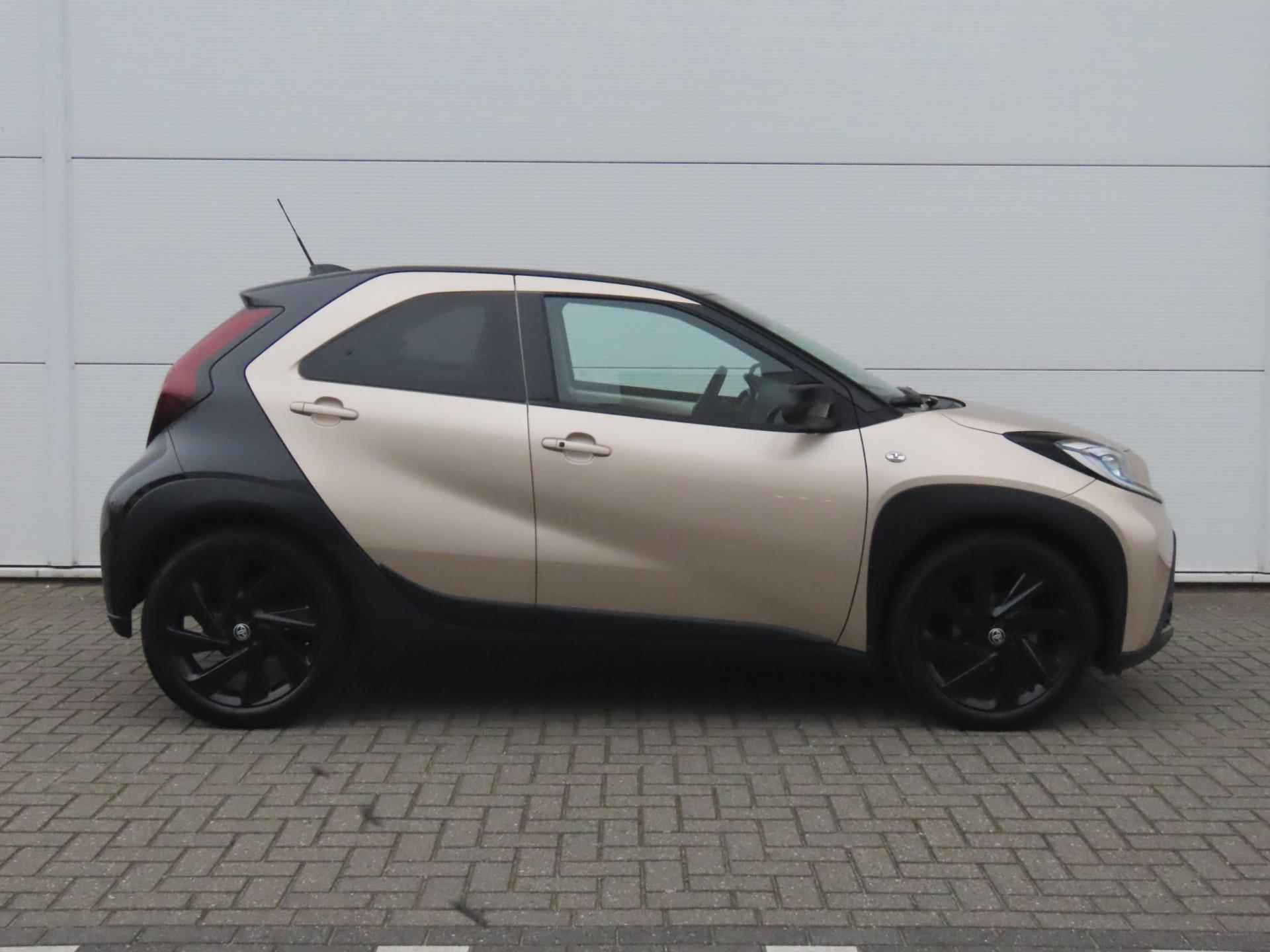 Toyota Aygo X 1.0 VVT-i S-CVT Envy/ Navigatie/ stoelverwarming / Lage KM stand - 7/34