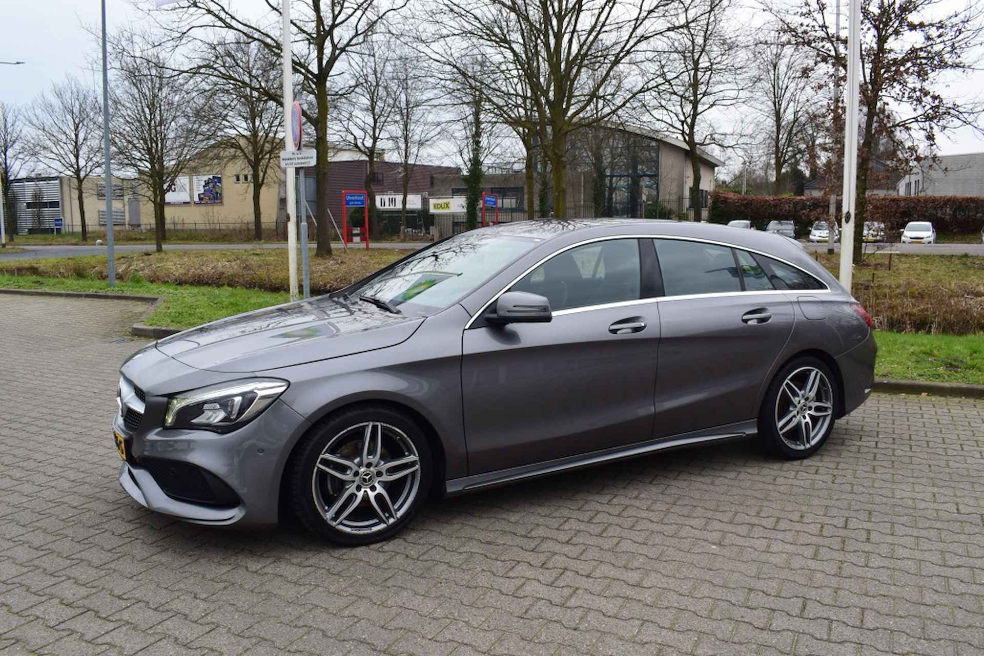 Mercedes-benz CLA-klasse Shooting Brake 180 AMG STYLING AUTOMAAT | SPORTSTOELEN | NAVI | RIJKLAAR! - 2/27