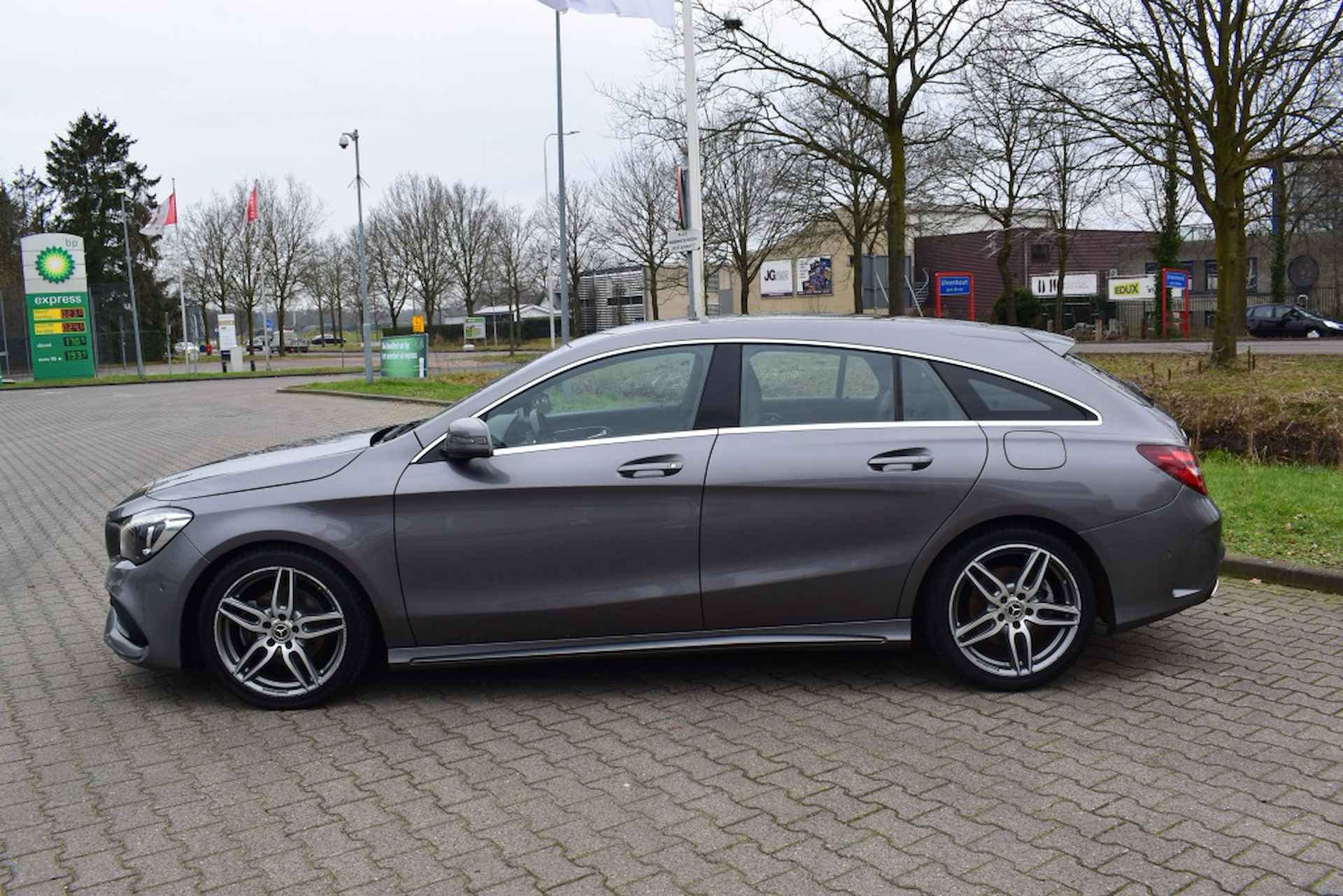 Mercedes-benz CLA-klasse Shooting Brake 180 AMG STYLING AUTOMAAT | SPORTSTOELEN | NAVI | RIJKLAAR! - 3/27