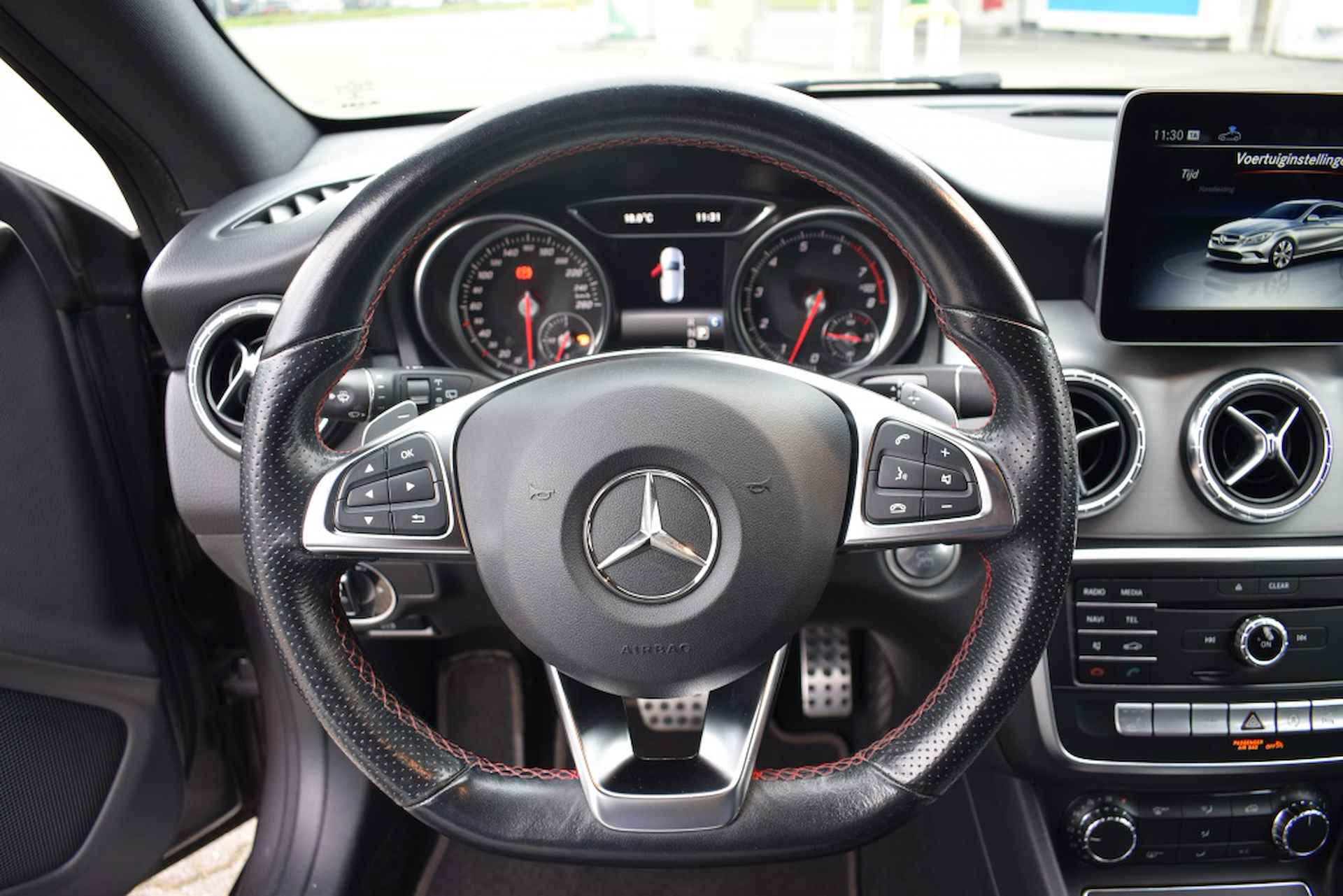 Mercedes-benz CLA-klasse Shooting Brake 180 AMG STYLING AUTOMAAT | SPORTSTOELEN | NAVI | RIJKLAAR! - 16/27