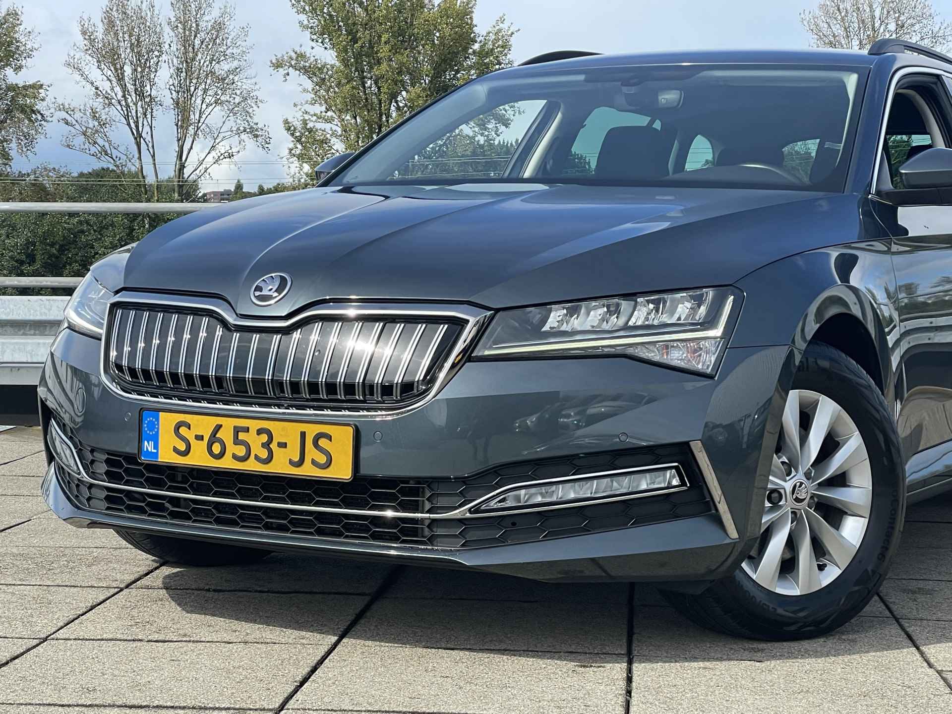 Škoda Superb Combi 1.4 TSI iV Business Edition Plus | Navigatiesysteem | Climate Control | Rijklaarprijs! | - 4/37