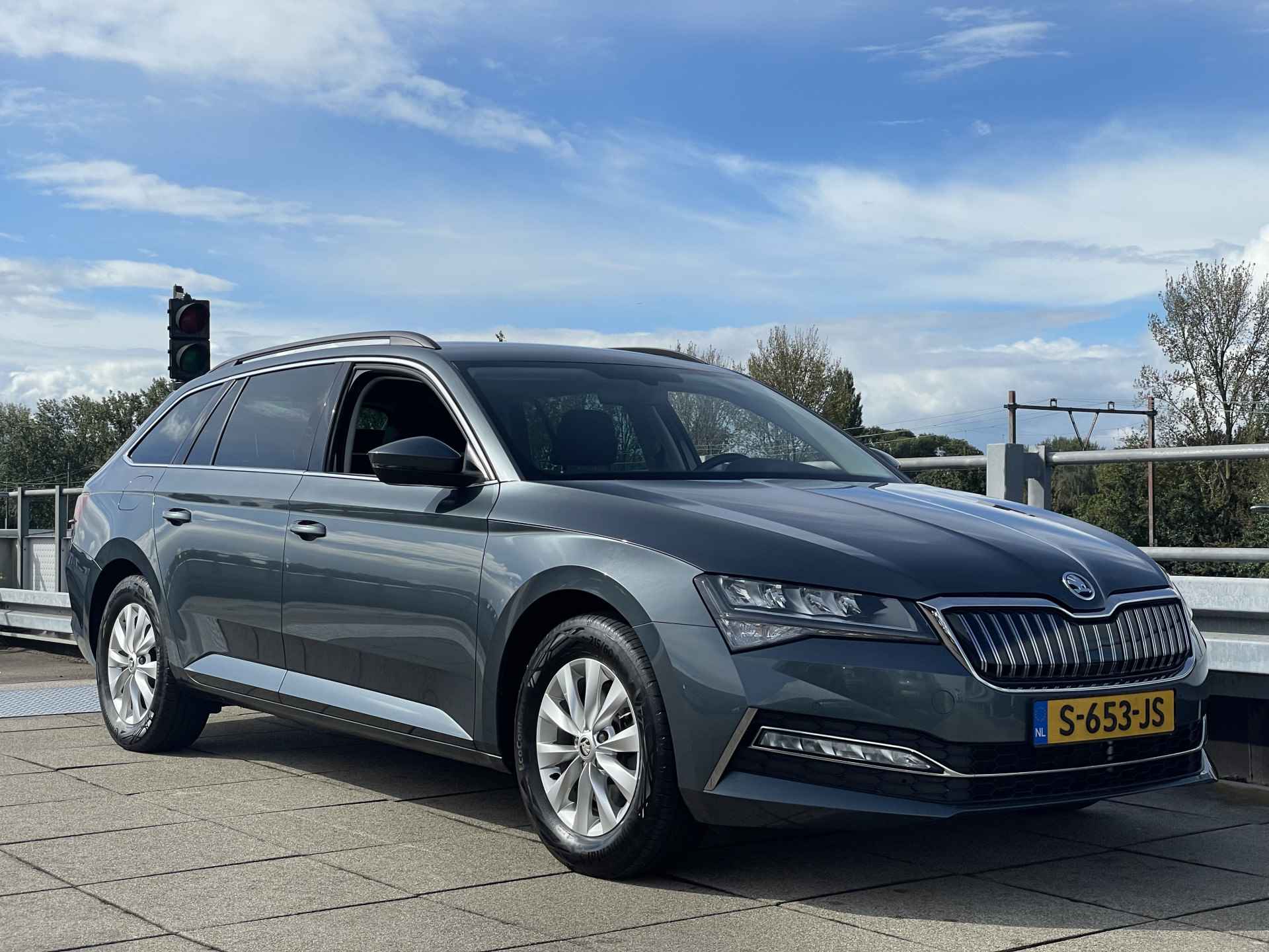 Škoda Superb Combi 1.4 TSI iV Business Edition Plus | Navigatiesysteem | Climate Control | Rijklaarprijs! | - 35/37