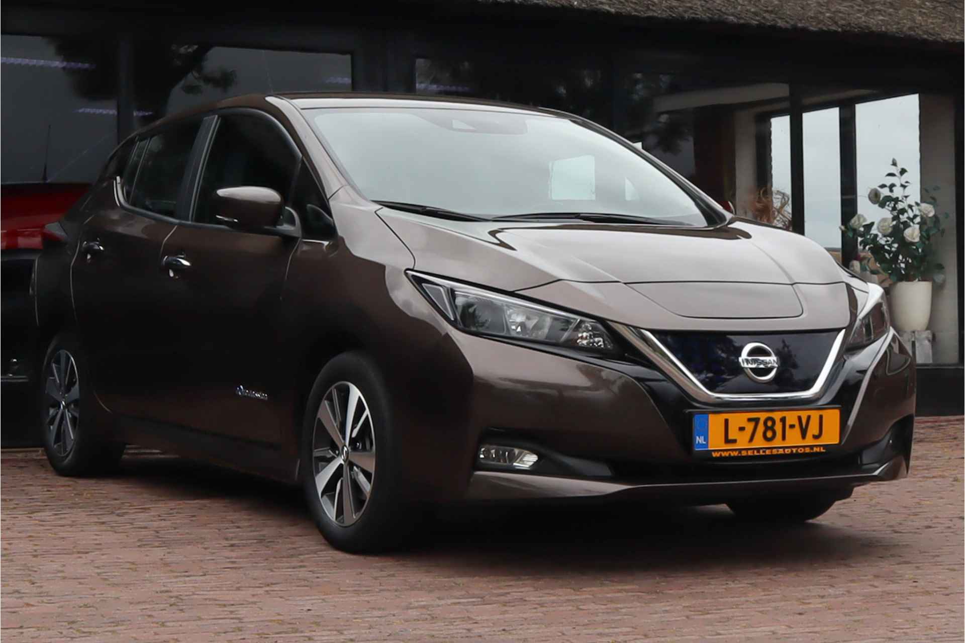 Nissan Leaf | € 2000,- SUBSIDIE | Acenta 40 kWh | Adaptive cruise control | Camera | Climate control - 10/34