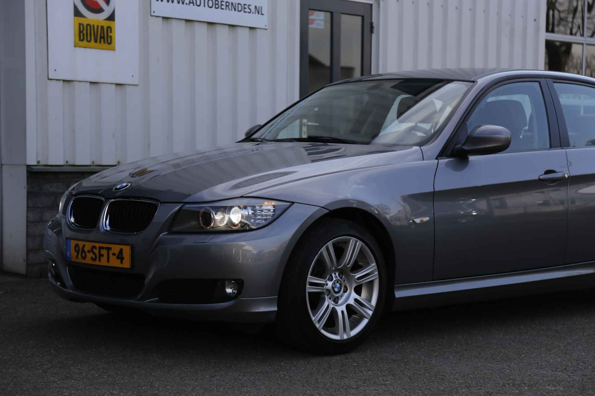 BMW 3 Serie 318i Luxury Line*NL-Auto*Perfect Onderh.*Leder/Navi/Xenon/Cruise-Control/Climate-Control/Parkeersensoren/17 inch LM* - 36/47