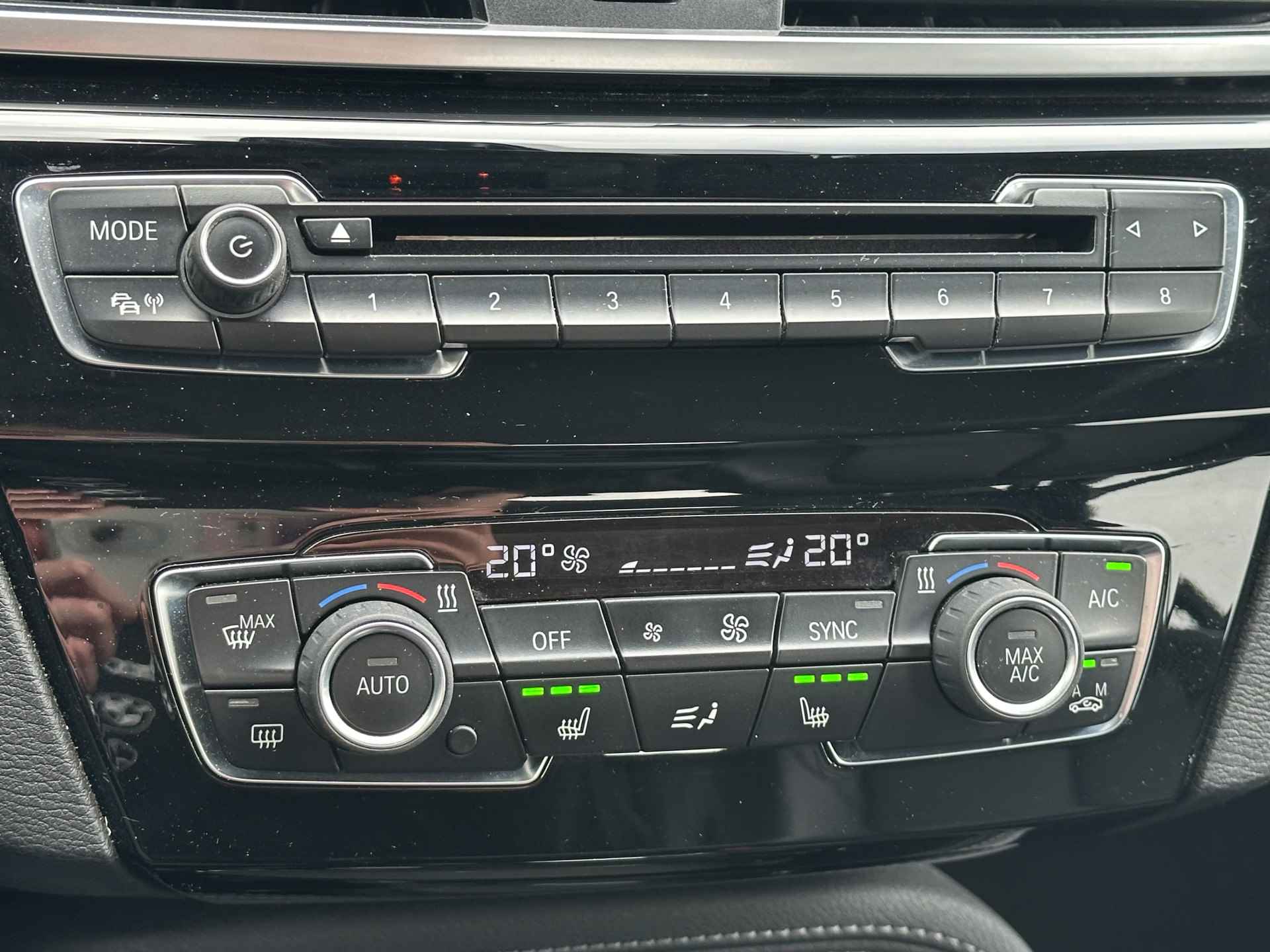 BMW X1 sDrive20i High Executive aut Leer | Navi | HUD | Keyless | Stoel & Stuur verwarming | Alarm - 13/24