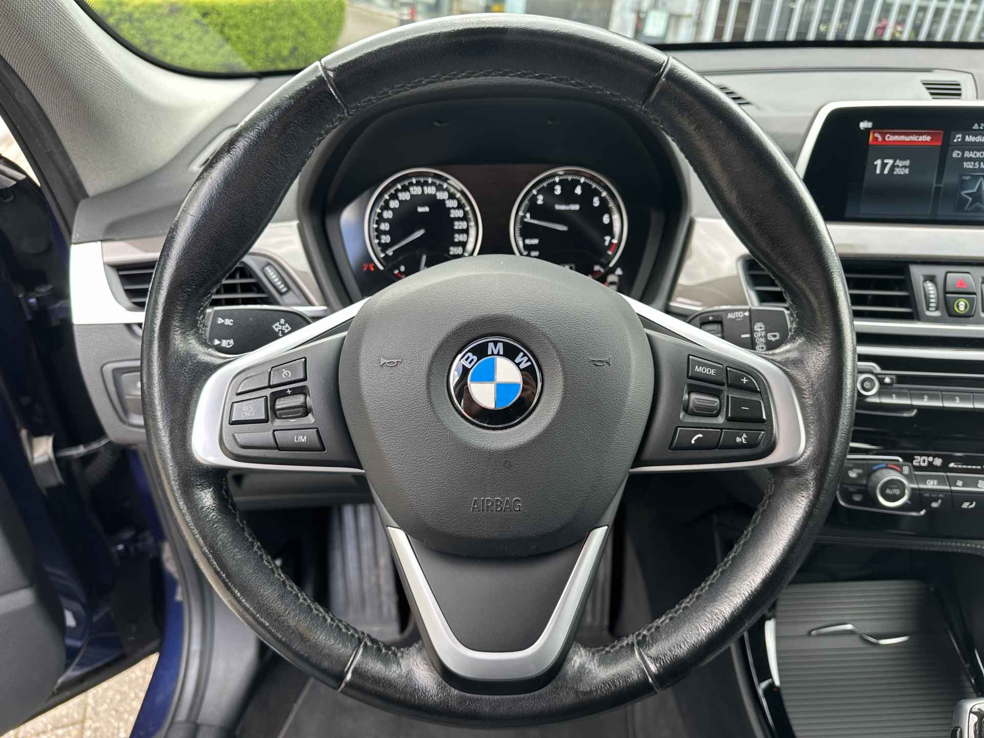 BMW X1 sDrive20i High Executive aut Leer | Navi | HUD | Keyless | Stoel & Stuur verwarming | Alarm - 16/24