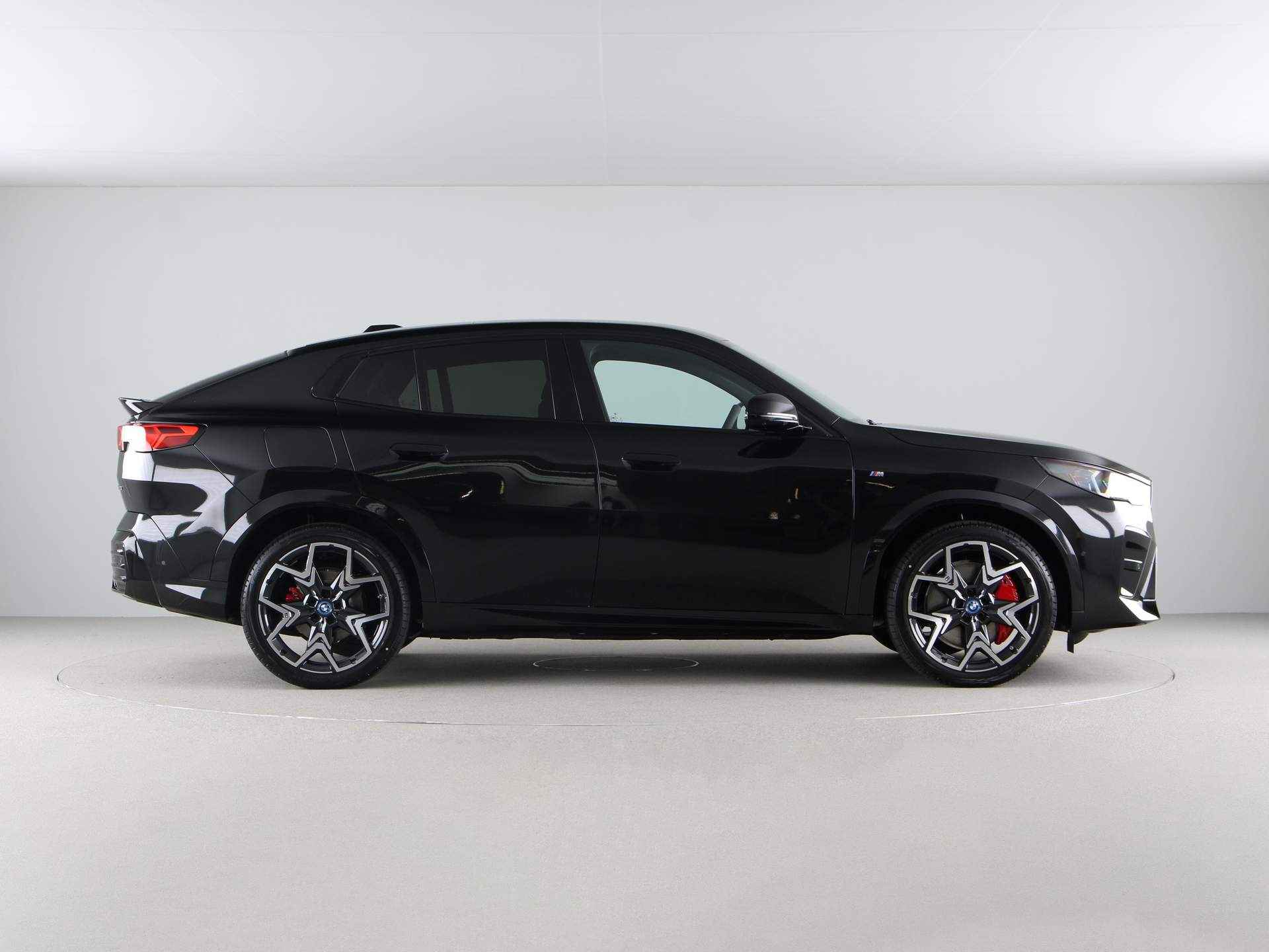 BMW iX2 eDrive20 M-Sport Pro - 9/22