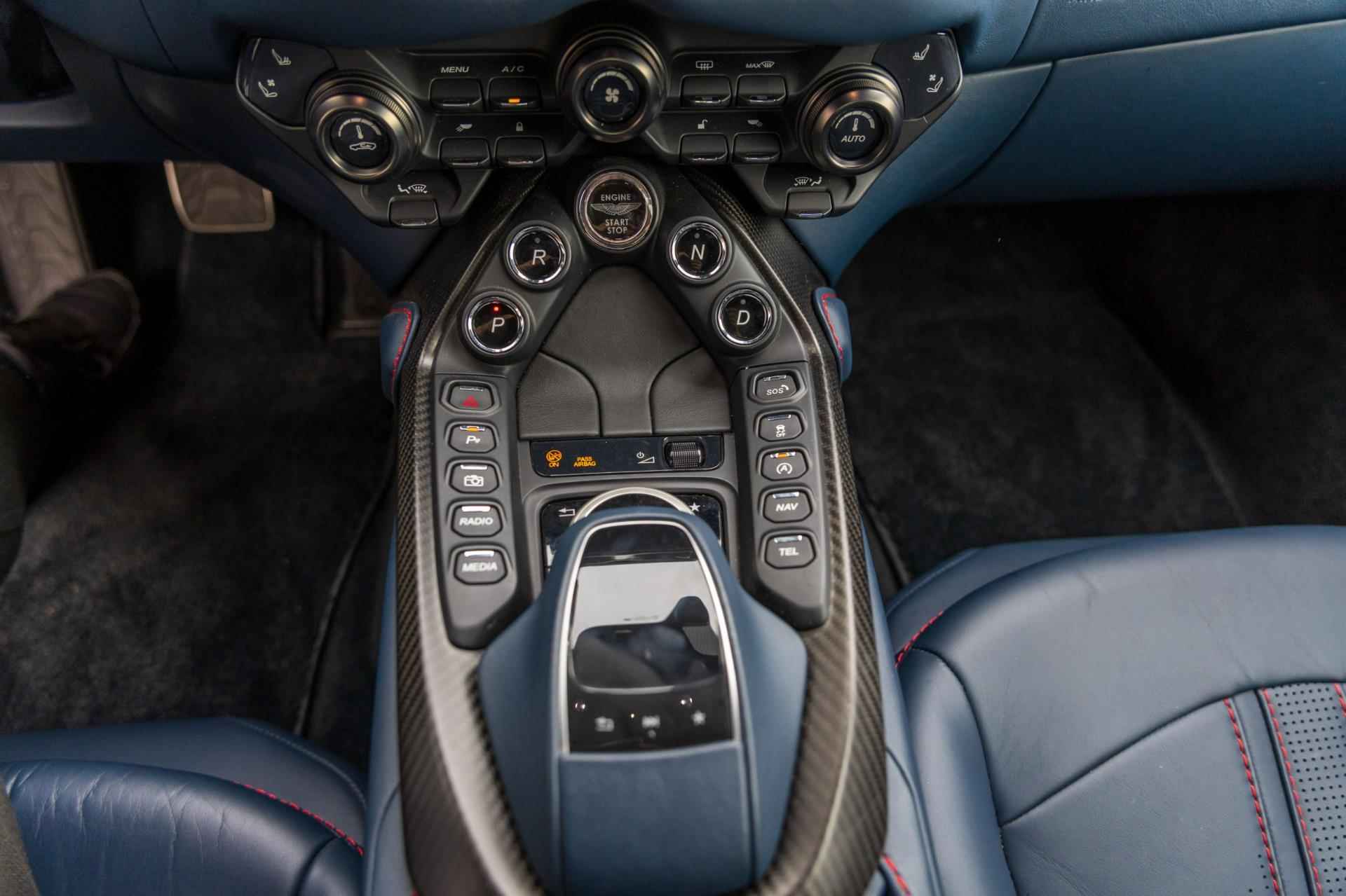 Aston Martin VANTAGE ROADSTER 4.0 V8 Cabrio Apple Carplay - 31/56