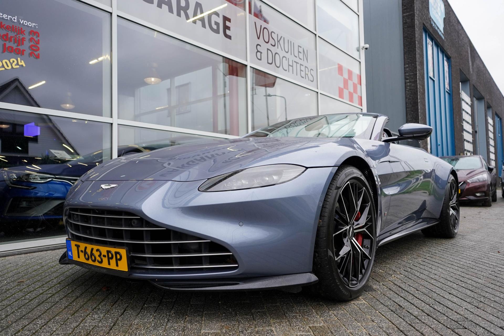 Aston Martin VANTAGE ROADSTER 4.0 V8 Cabrio Concours Blue