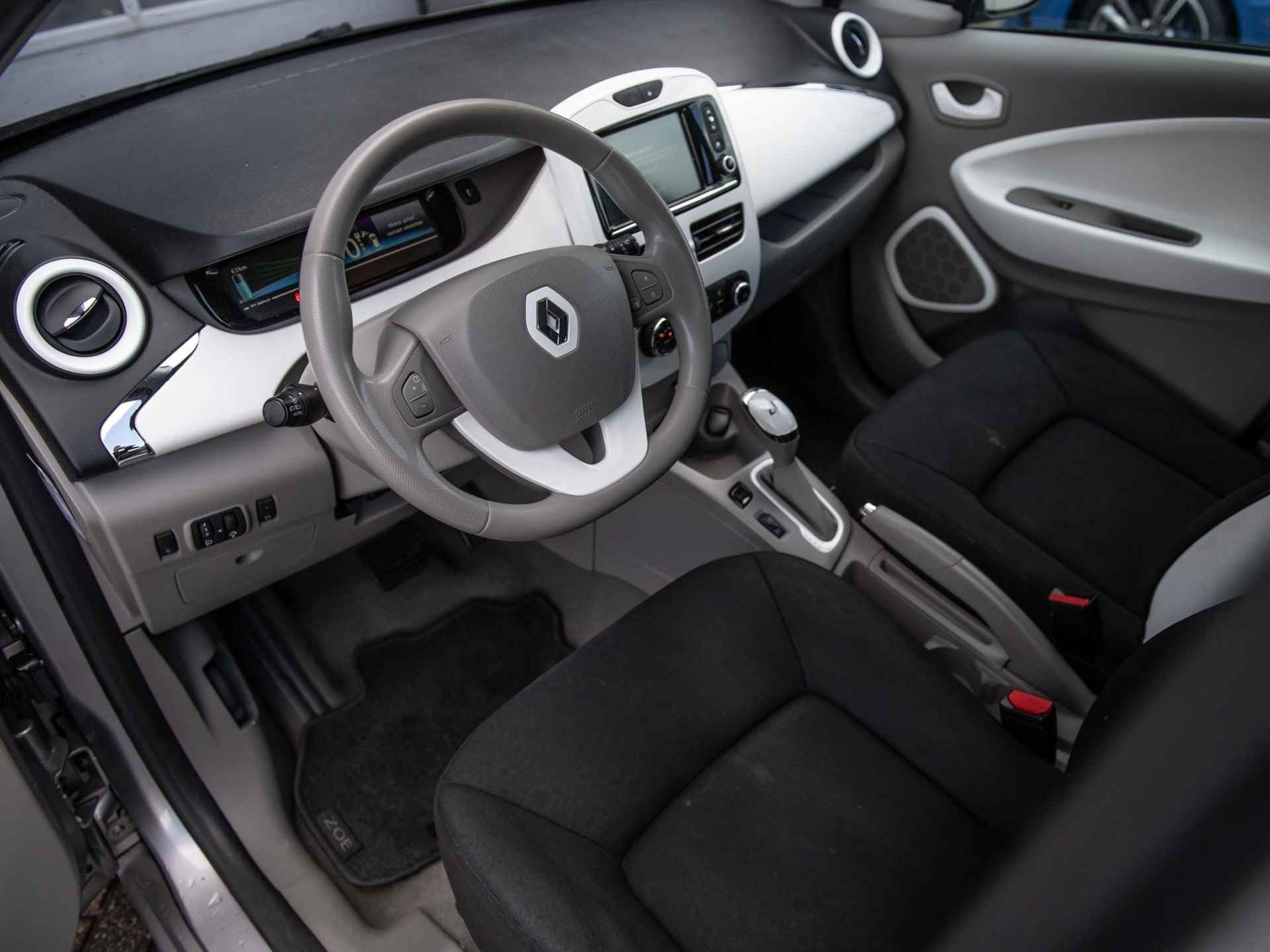Renault ZOE Q210 Life Quickcharge 22 kWh | €2000,- Subsidie - Huur accu - 9/46