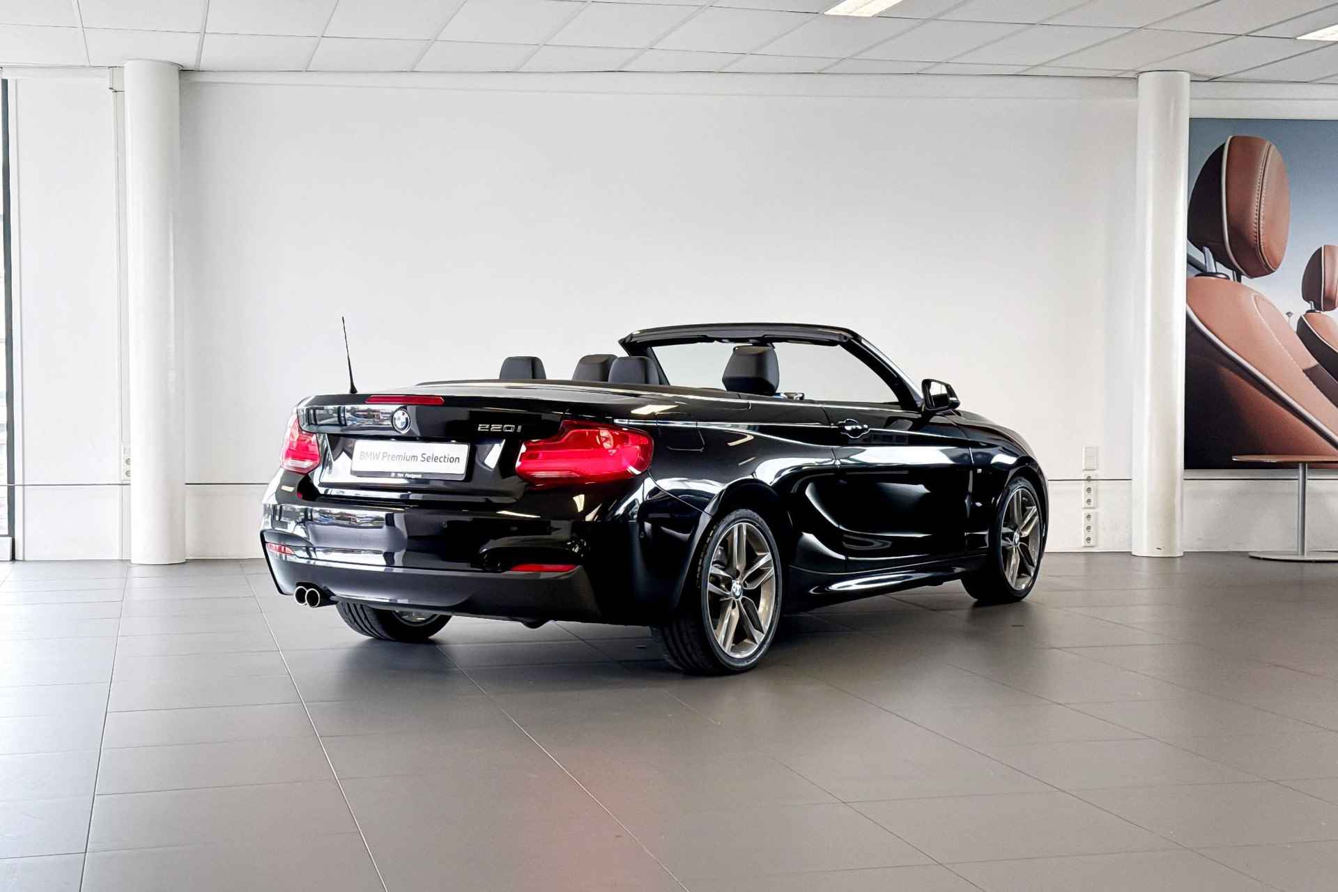 BMW 2 Serie Cabrio 220i High Executive | M Sport | Achteruitrijcamera | Comfort Access | Stoelverwarming | - 6/24