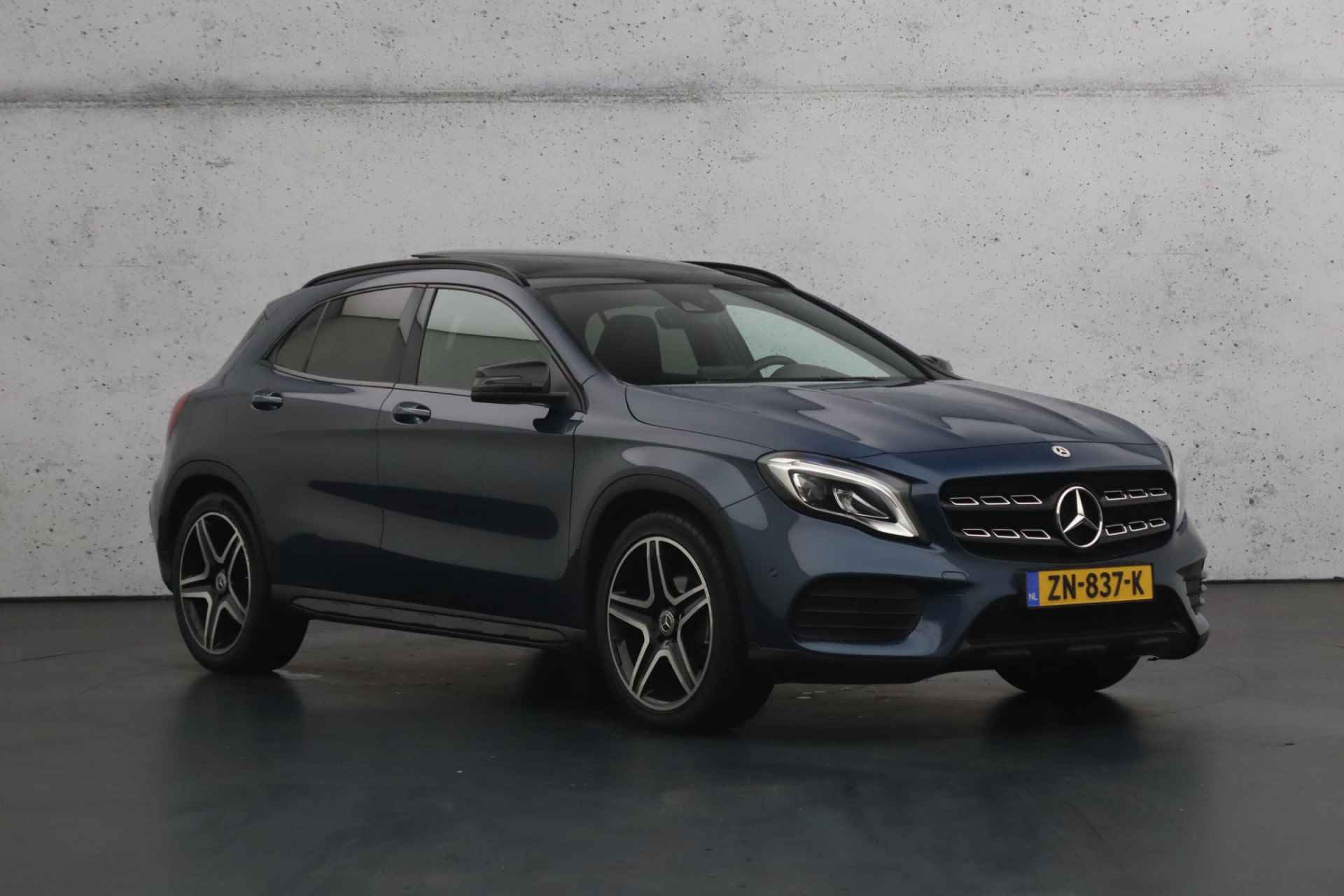 Mercedes-Benz GLA 180 Business Solution AMG Night Upgrade | Camera | Panoramadak | Parkeersensoren | Stoelverwarming - 28/32