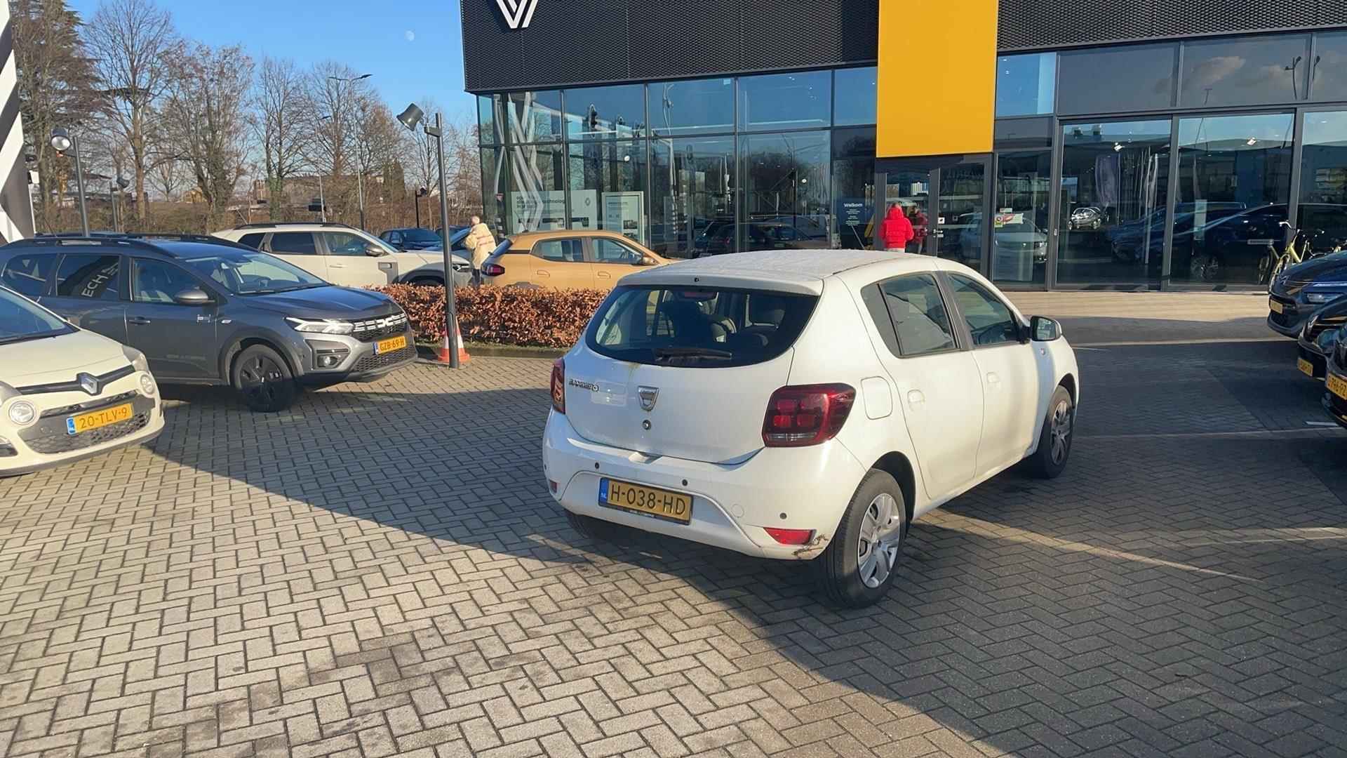 Dacia Sandero 0.9 TCe Laureate - 2/4