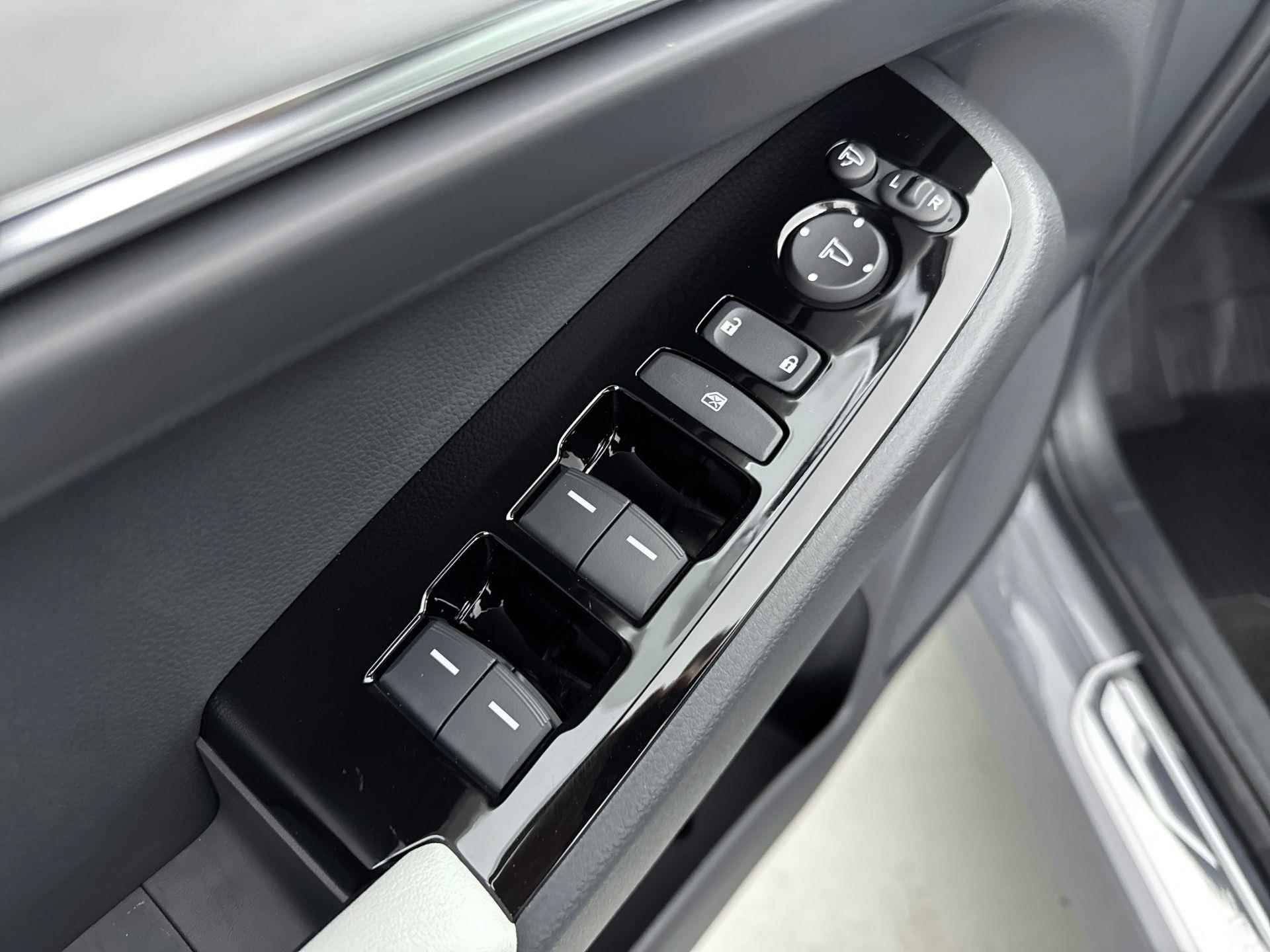 Honda e:Ny1 Limited Edition 69 kWh | Incl. €6150,- Outletdeal! | €2950,- SEPP subsidie mogelijk! | Leer | Navigatie | Camera | Adaptive cruise | Keyless | - 19/27