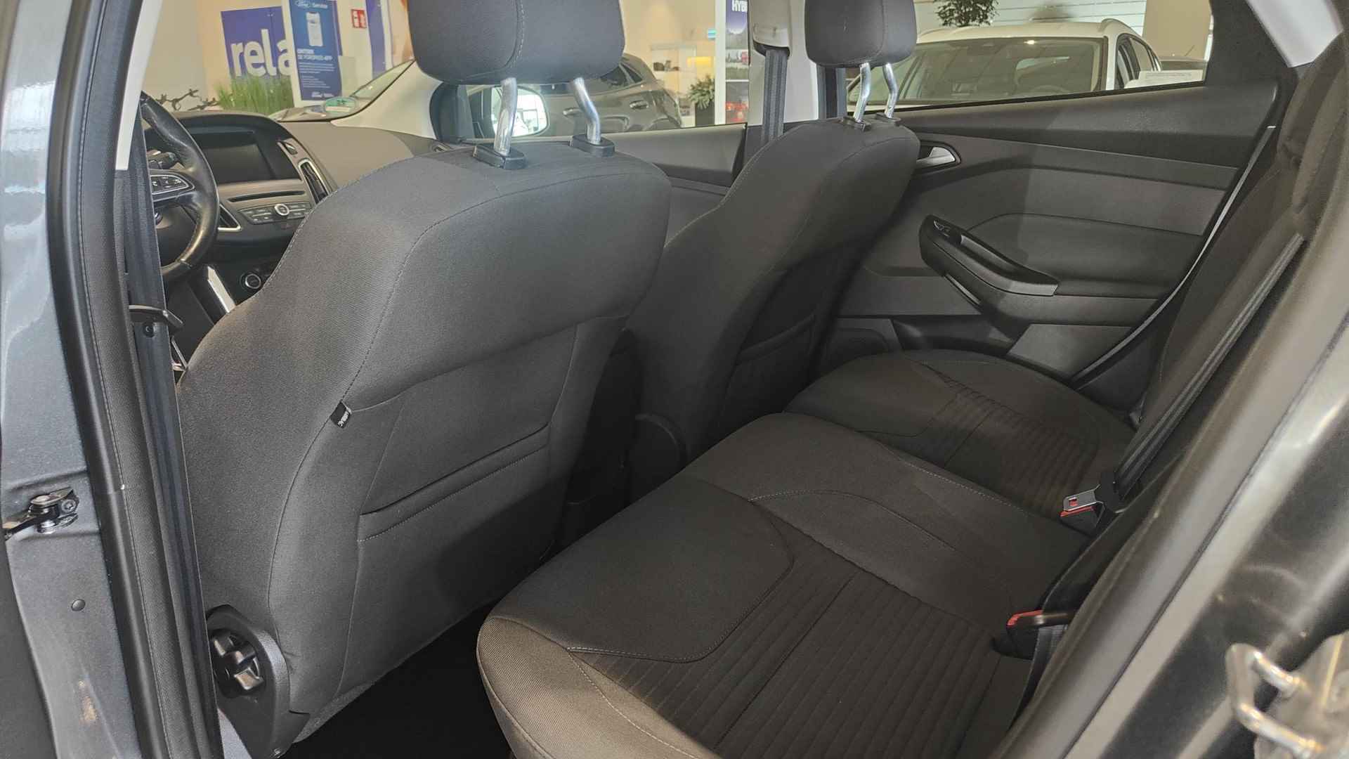Ford Focus Wagon 1.5 Titanium Edition - 8/25