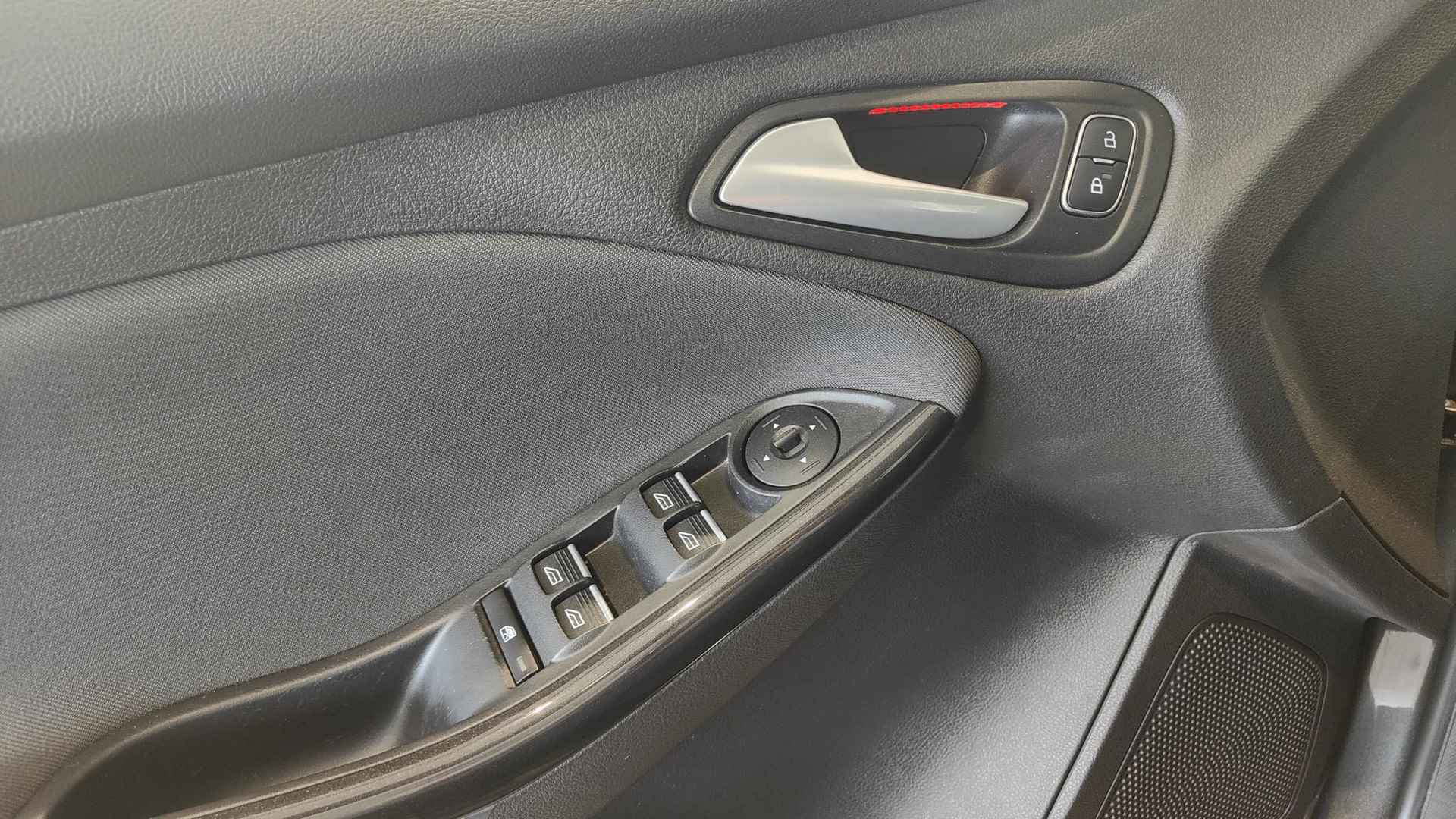 Ford Focus Wagon 1.5 Titanium Edition - 24/25