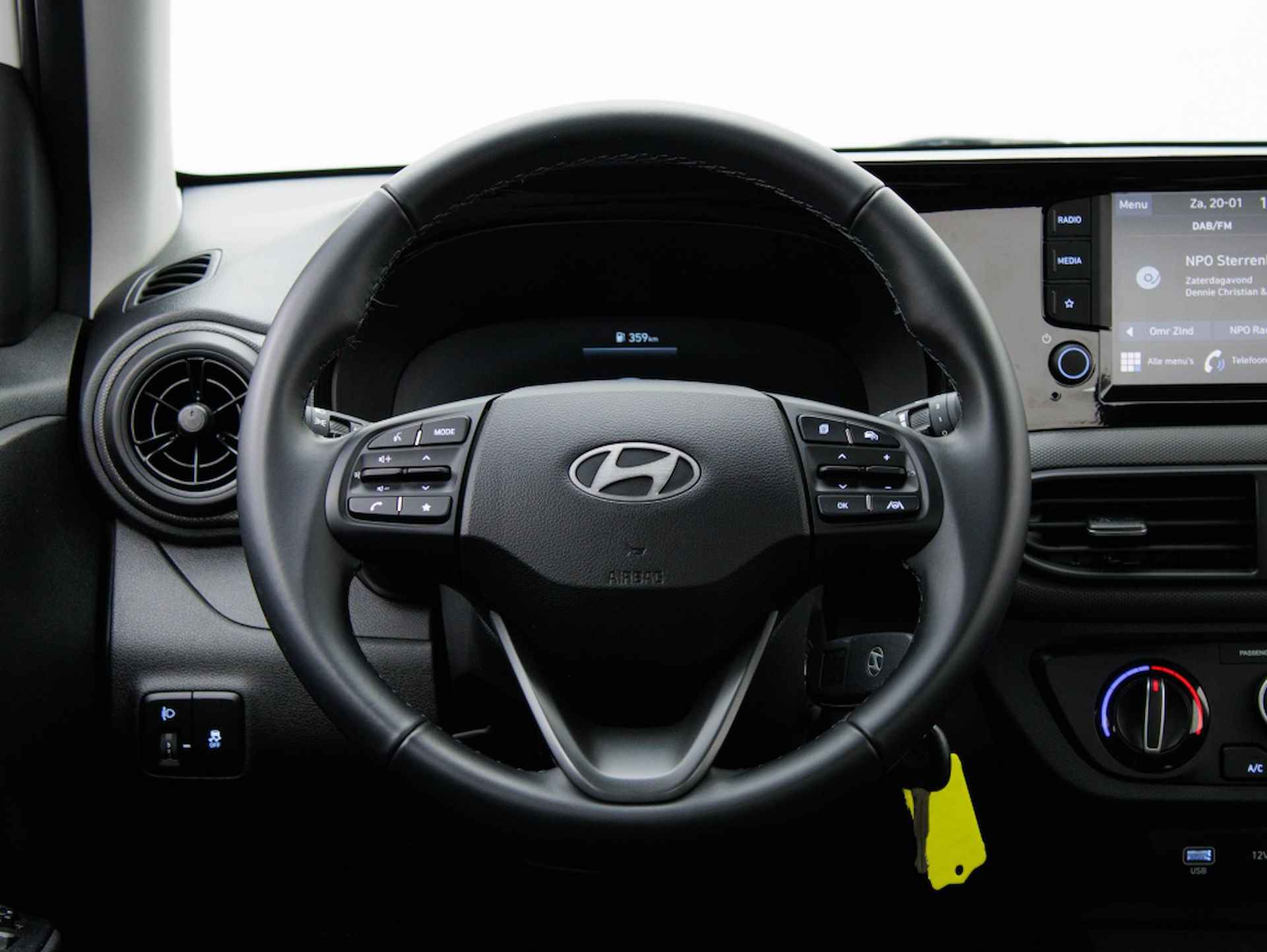 Hyundai i10 1.0 Comfort | Private lease 309 pm | Navi by App - 22/40