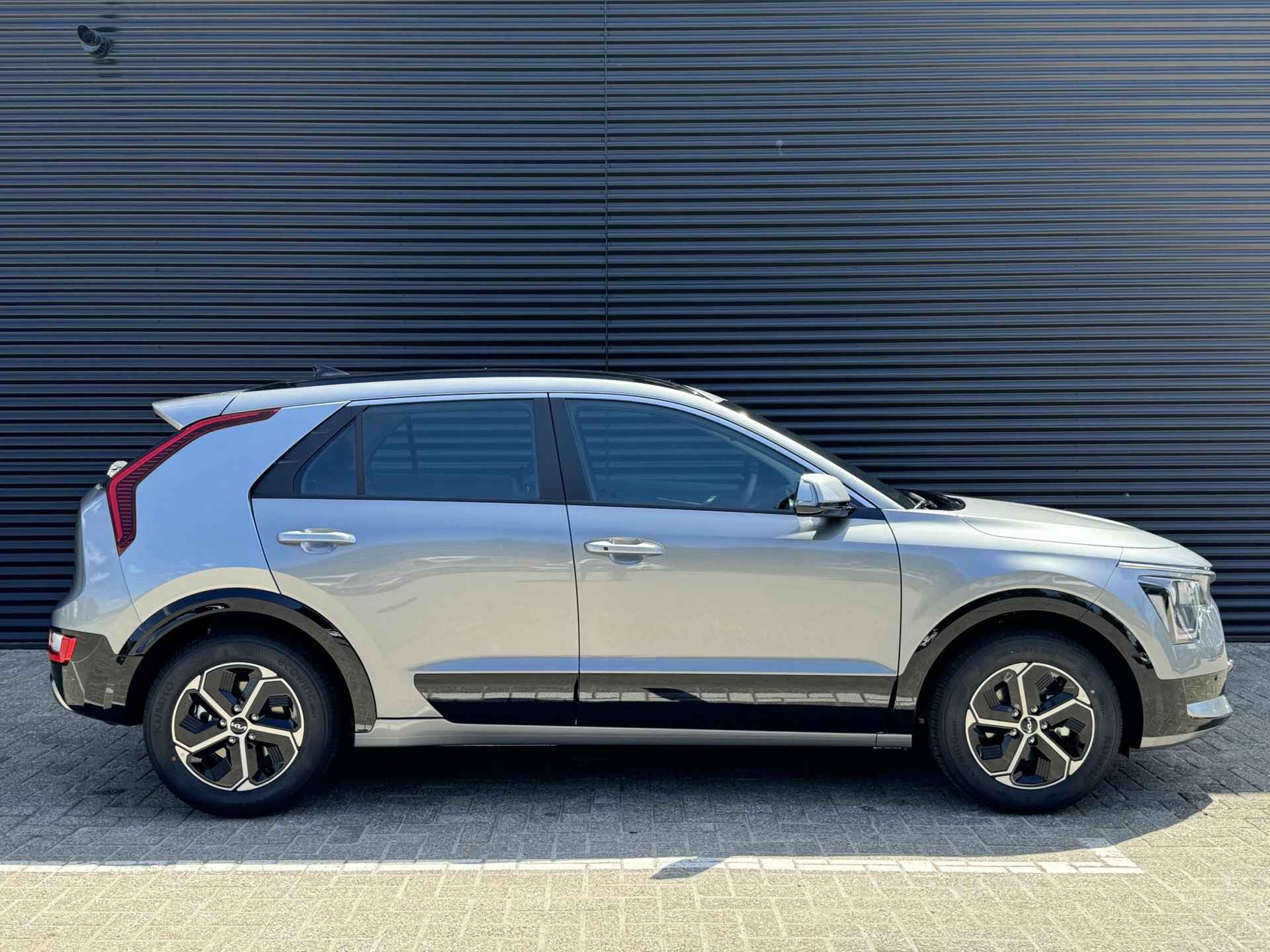 Kia Niro HEV 1.6 GDi Hybrid DynamicLine | Demovoordeel!!! | Direct Leverbaar!!! | Stoel verwarming | Keyless | Camera | Apple Carplay/Android Auto | - 6/29