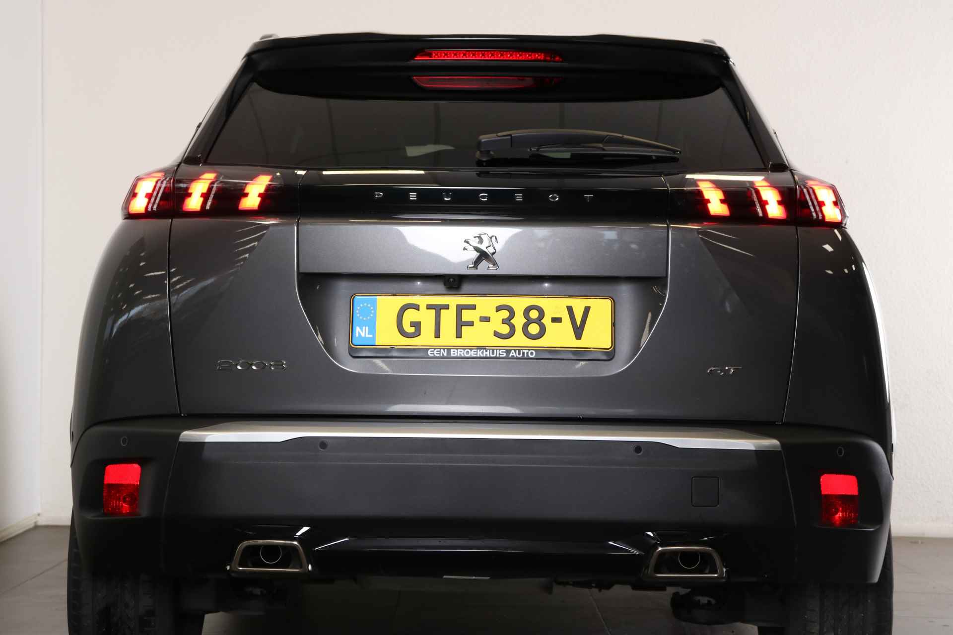 Peugeot 2008 1.2 PureTech GT 130pk Automaat | Navi | Camera | Verwarmde voorstoelen | Parkeerhulp V+A | LMV 17" | Ad. Cruise control | Led koplampen | - 8/45