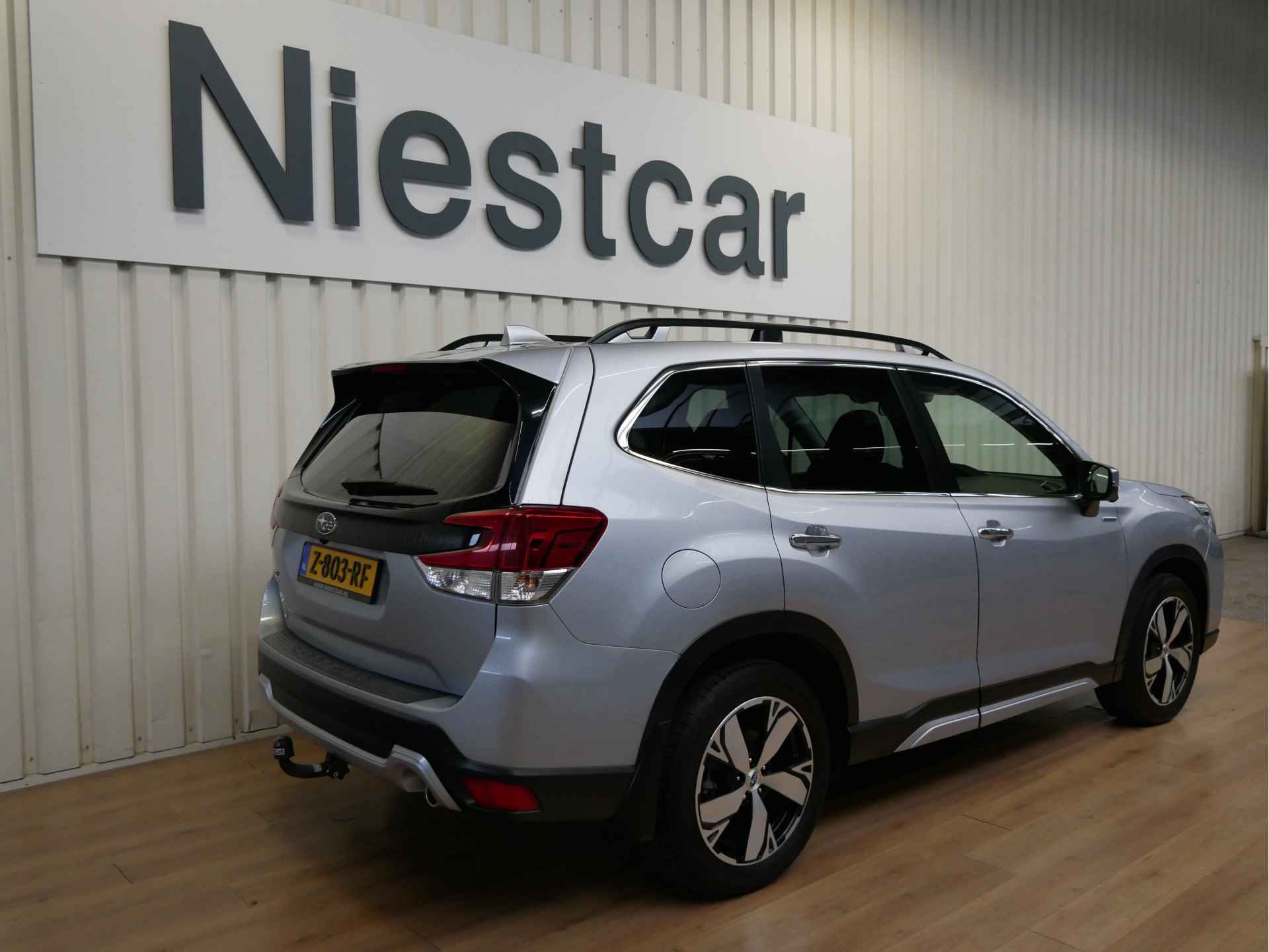 Subaru Forester 2.0i e-BOXER First Edition Eye-Sight / Navigatie / Apple Carplay en android auto - 4/27