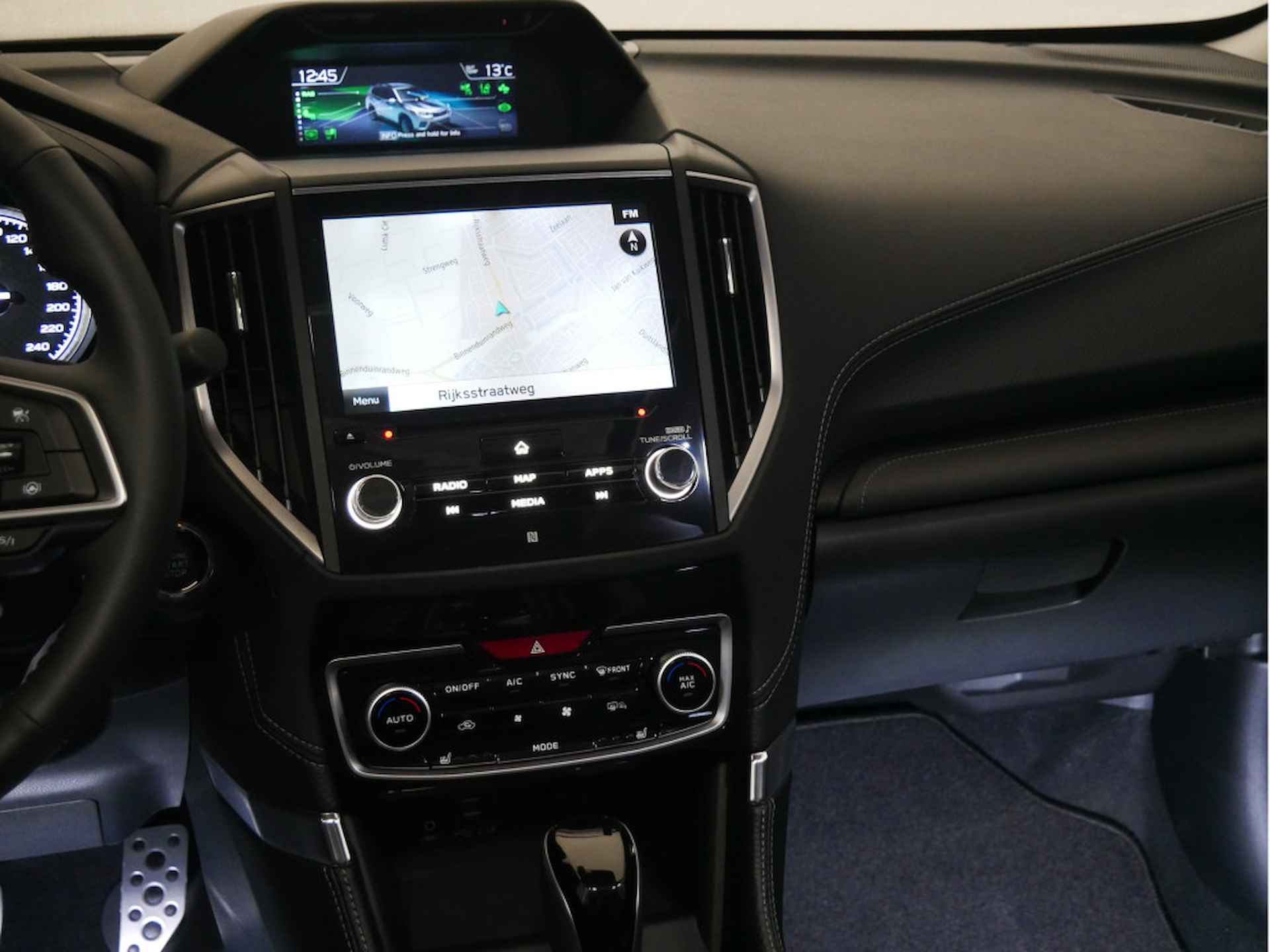 Subaru Forester 2.0i e-BOXER First Edition Eye-Sight / Navigatie / Apple Carplay en android auto - 17/27