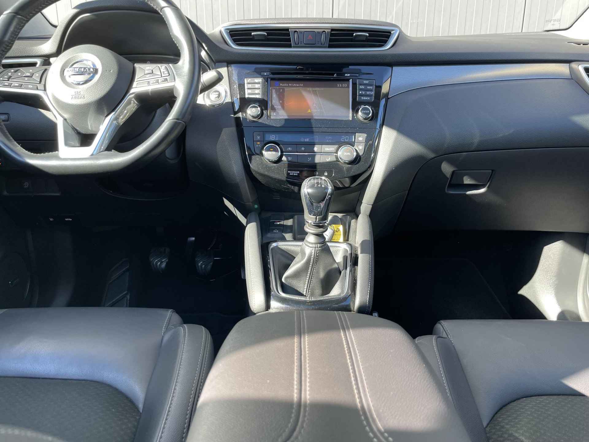 Nissan Qashqai 1.2 DIG-T 115 Tekna | Trekhaak | Panoramadak | 360º Camera | Stoel- en Voorruitverwarming | Parkeersensoren V&A | Navigatie - 28/64