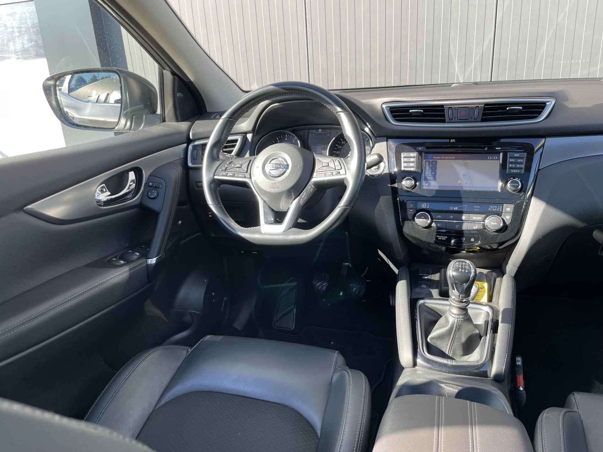 Nissan Qashqai 1.2 DIG-T 115 Tekna | Trekhaak | Panoramadak | 360º Camera | Stoel- en Voorruitverwarming | Parkeersensoren V&A | Navigatie - 37/64